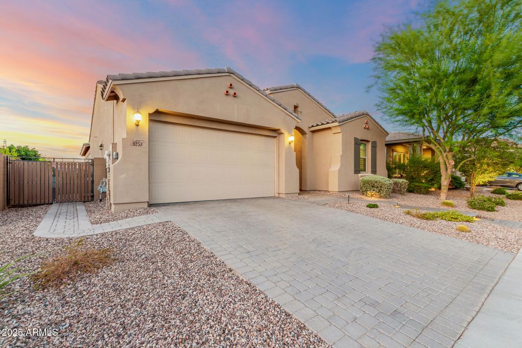 Photo of 9258 W White Feather Lane, Peoria, AZ 85383 (MLS # 6922048)