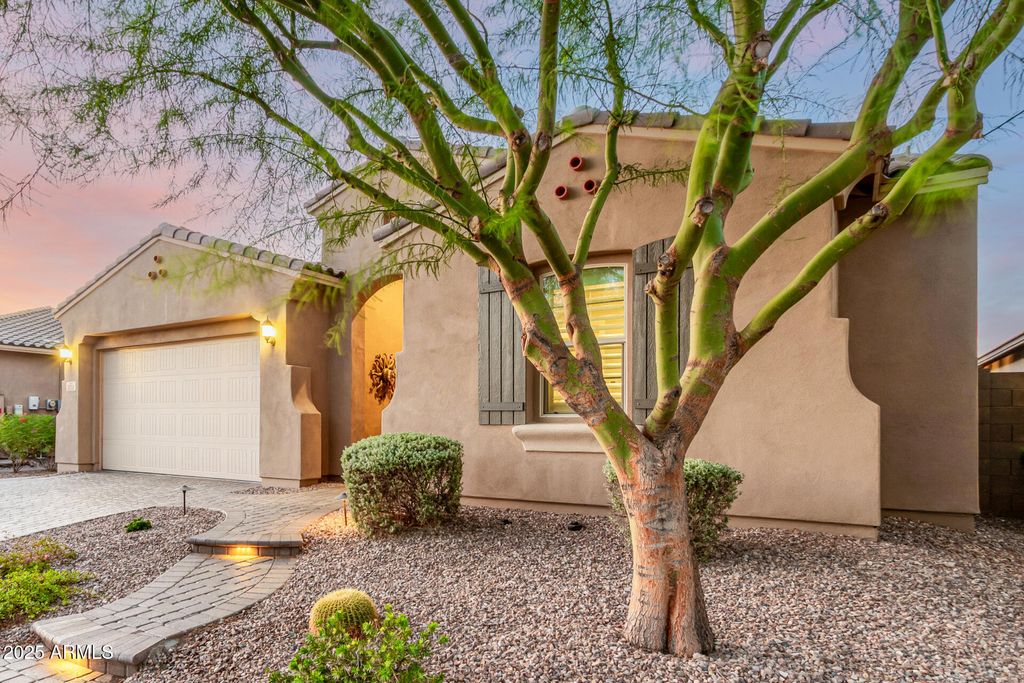 Photo of 9258 W White Feather Lane, Peoria, AZ 85383 (MLS # 6922048)