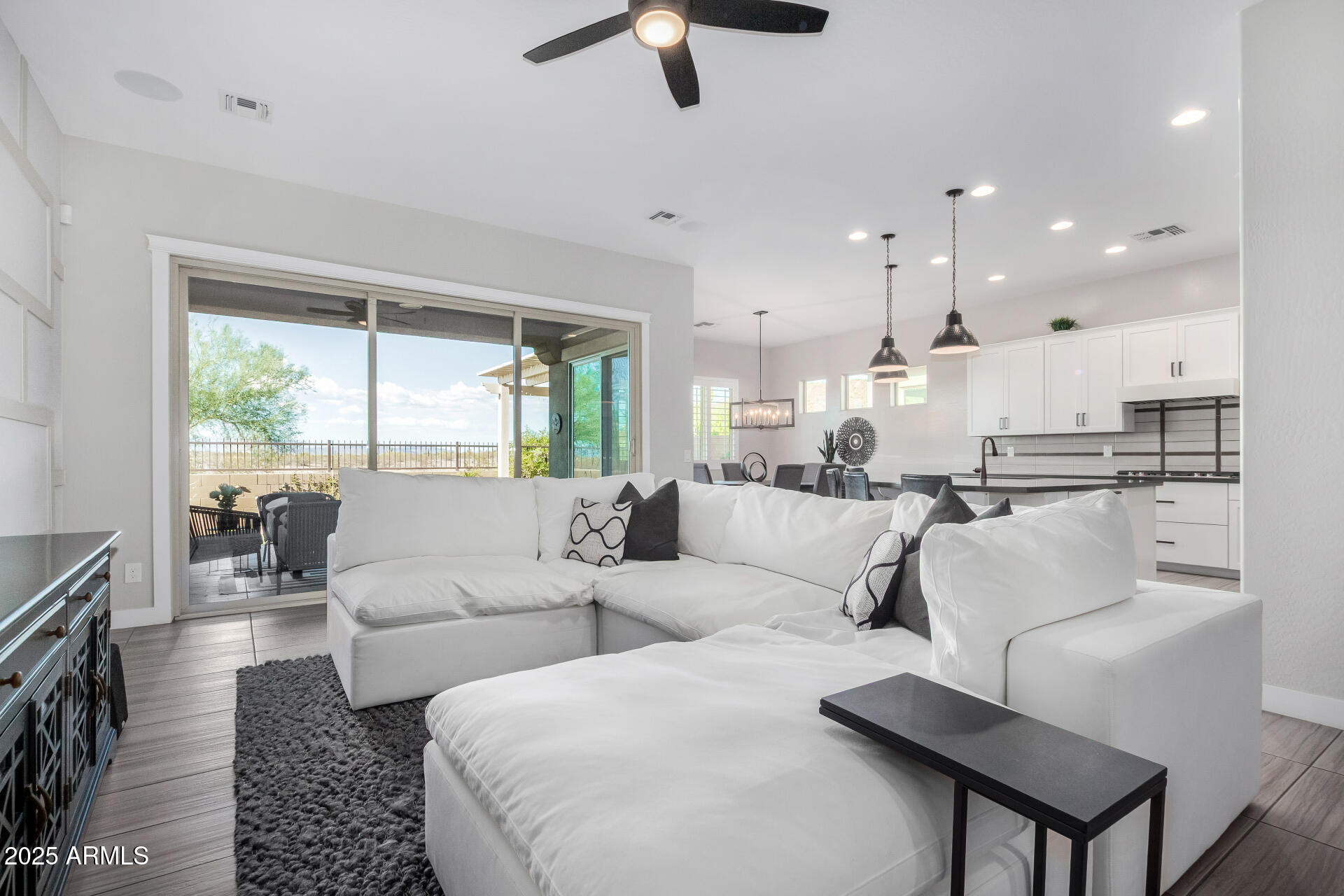 9258 W WHITE FEATHER Lane