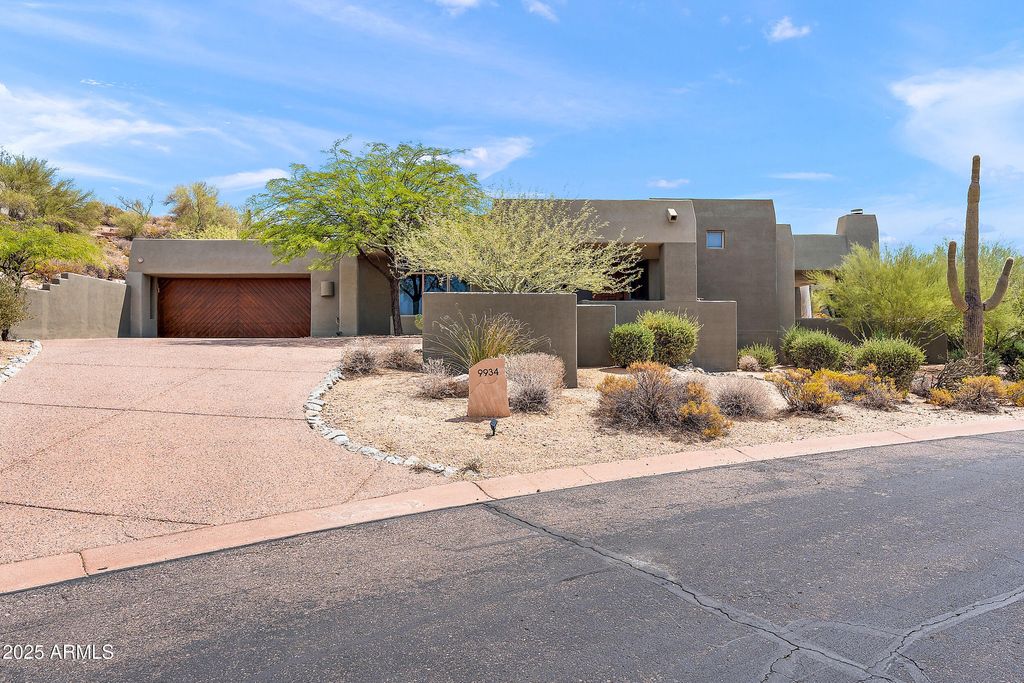 Photo of 9934 E Graythorn Drive, Scottsdale, AZ 85262 (MLS # 6911882)