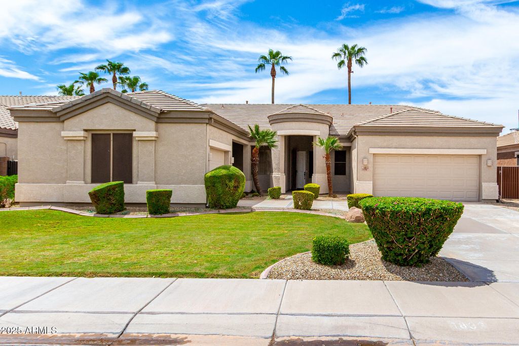 Photo of 1833 E Winchester Place, Chandler, AZ 85286 (MLS # 6912379)
