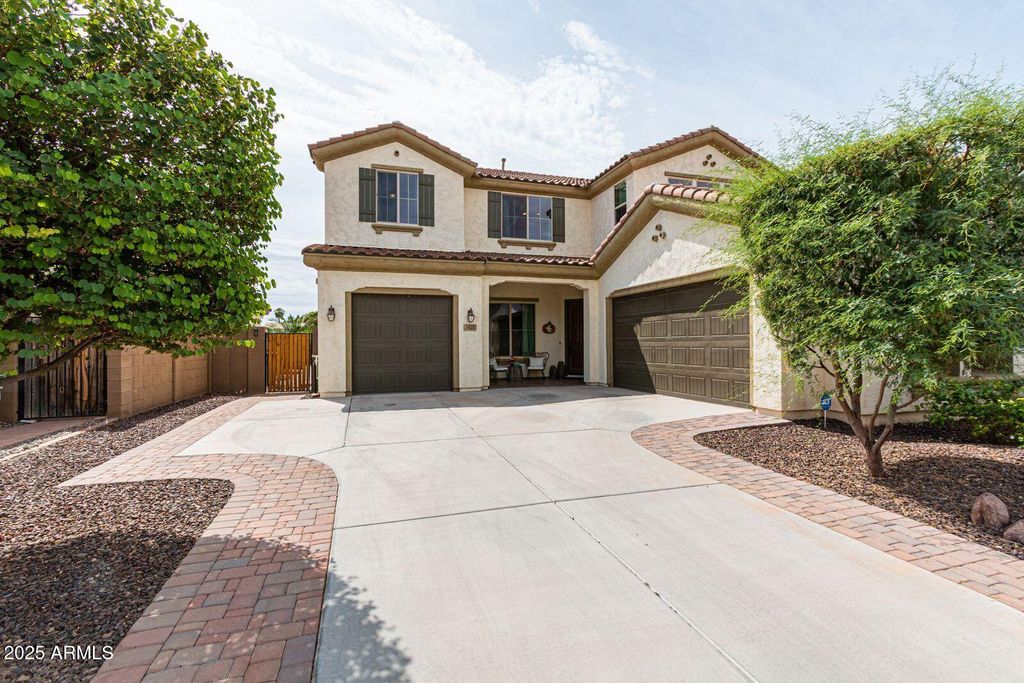 Photo of 1925 E Crescent Way, Chandler, AZ 85249 (MLS # 6922052)