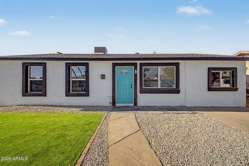Photo of 5846 W Cheery Lynn Road, Phoenix, AZ 85031 (MLS # 7028542)