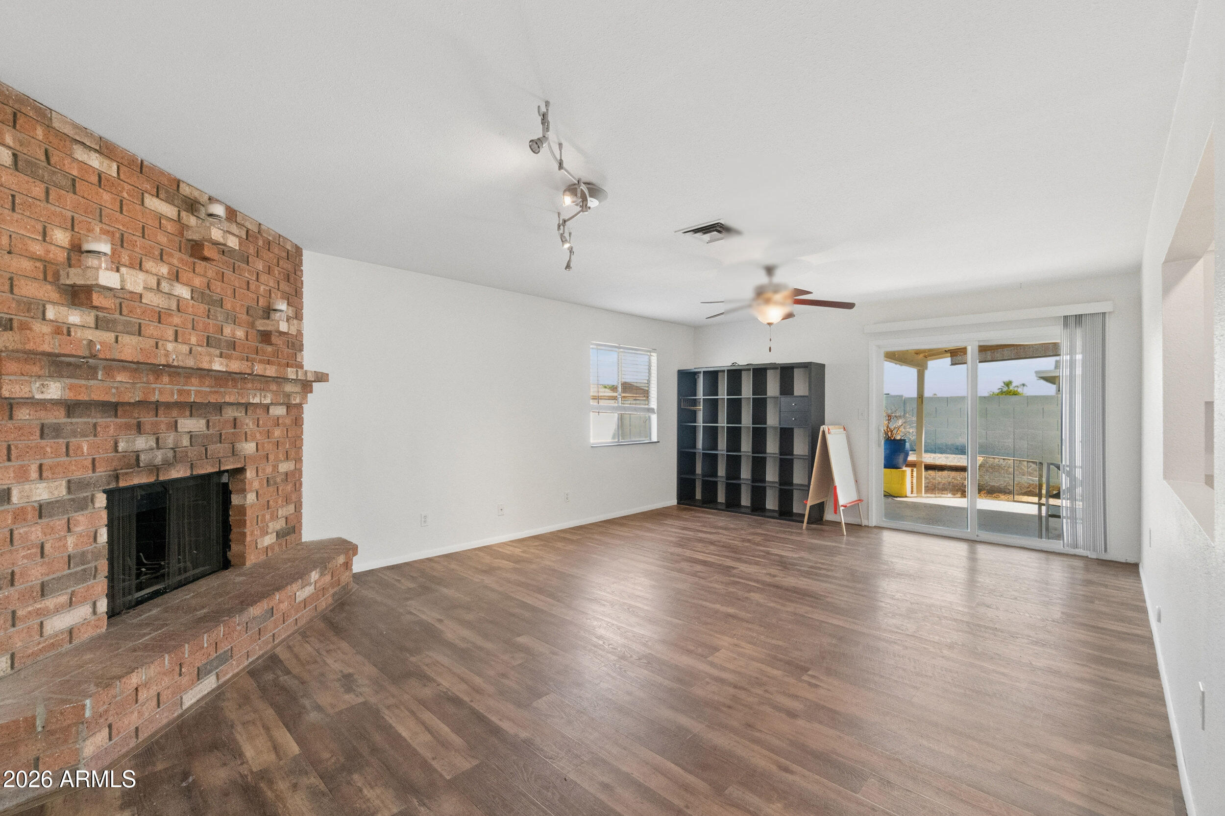 642 W MAGDALENA Drive
