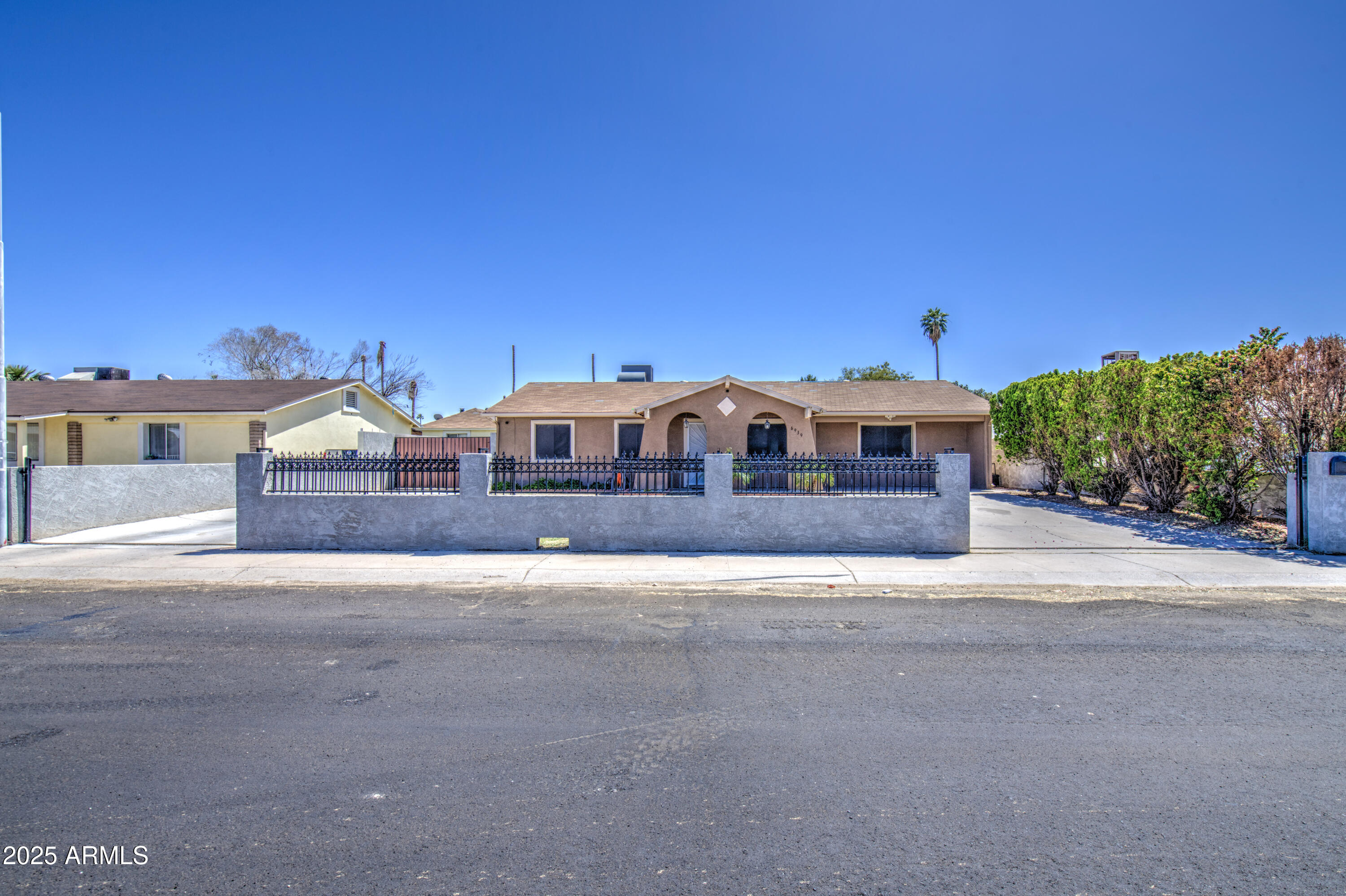 6939 W Cambridge Avenue