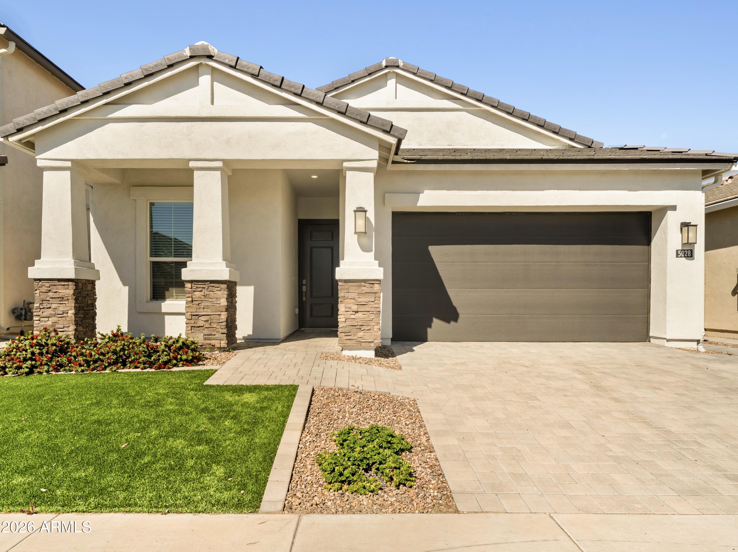 5028 E SHADY GLEN Avenue