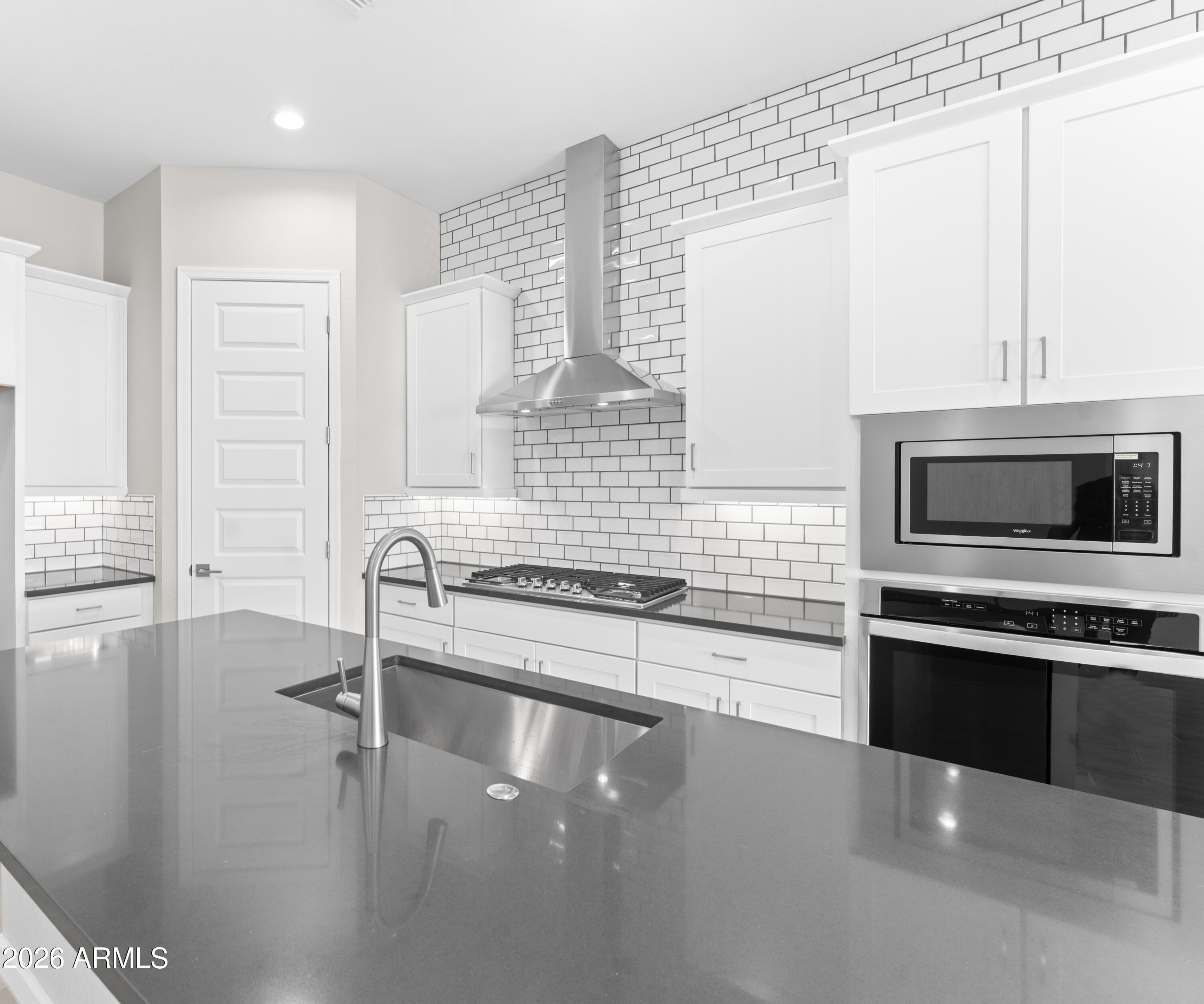 5028 E SHADY GLEN Avenue