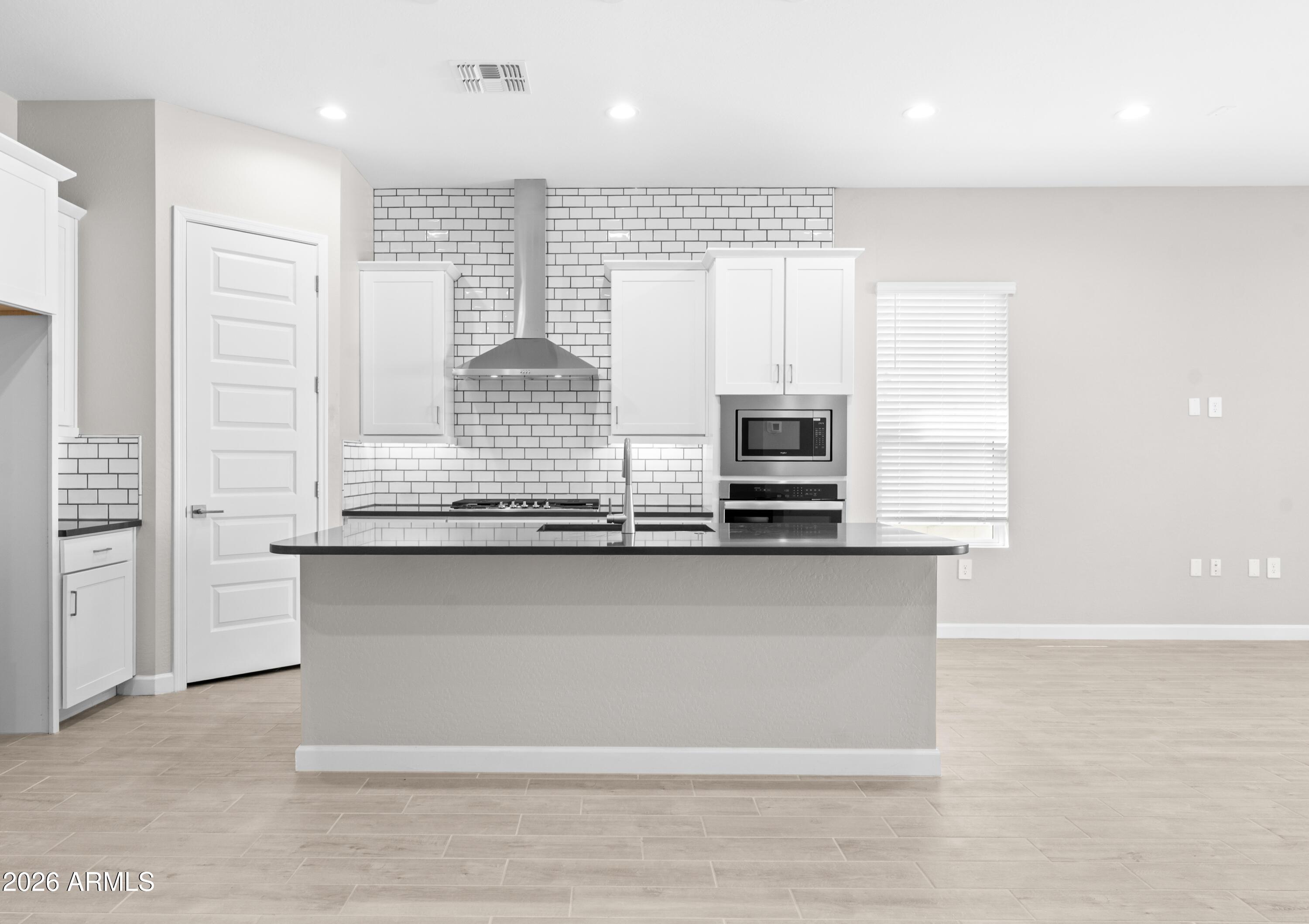 5028 E SHADY GLEN Avenue