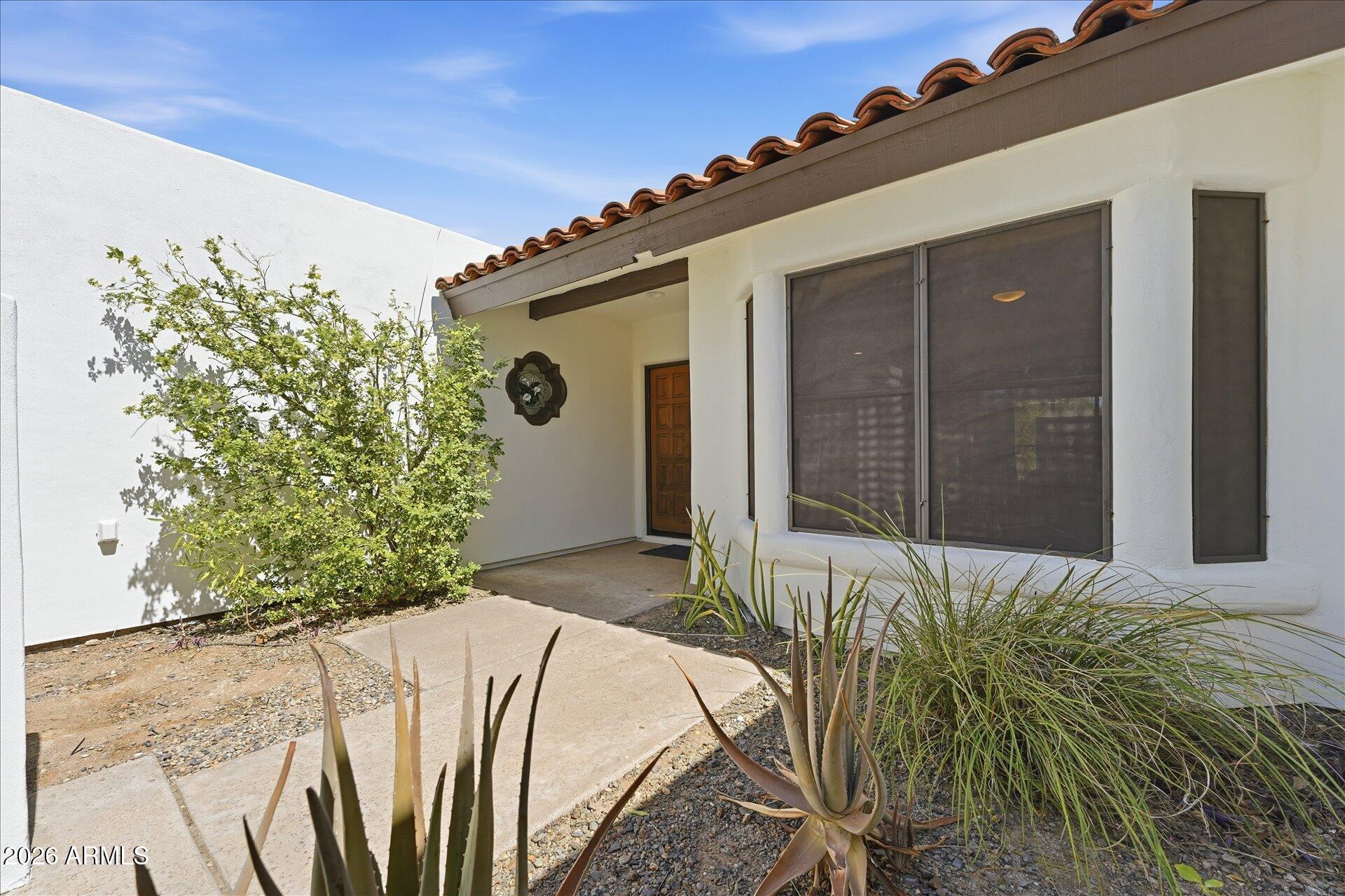 2757 E LAWNDALE Circle