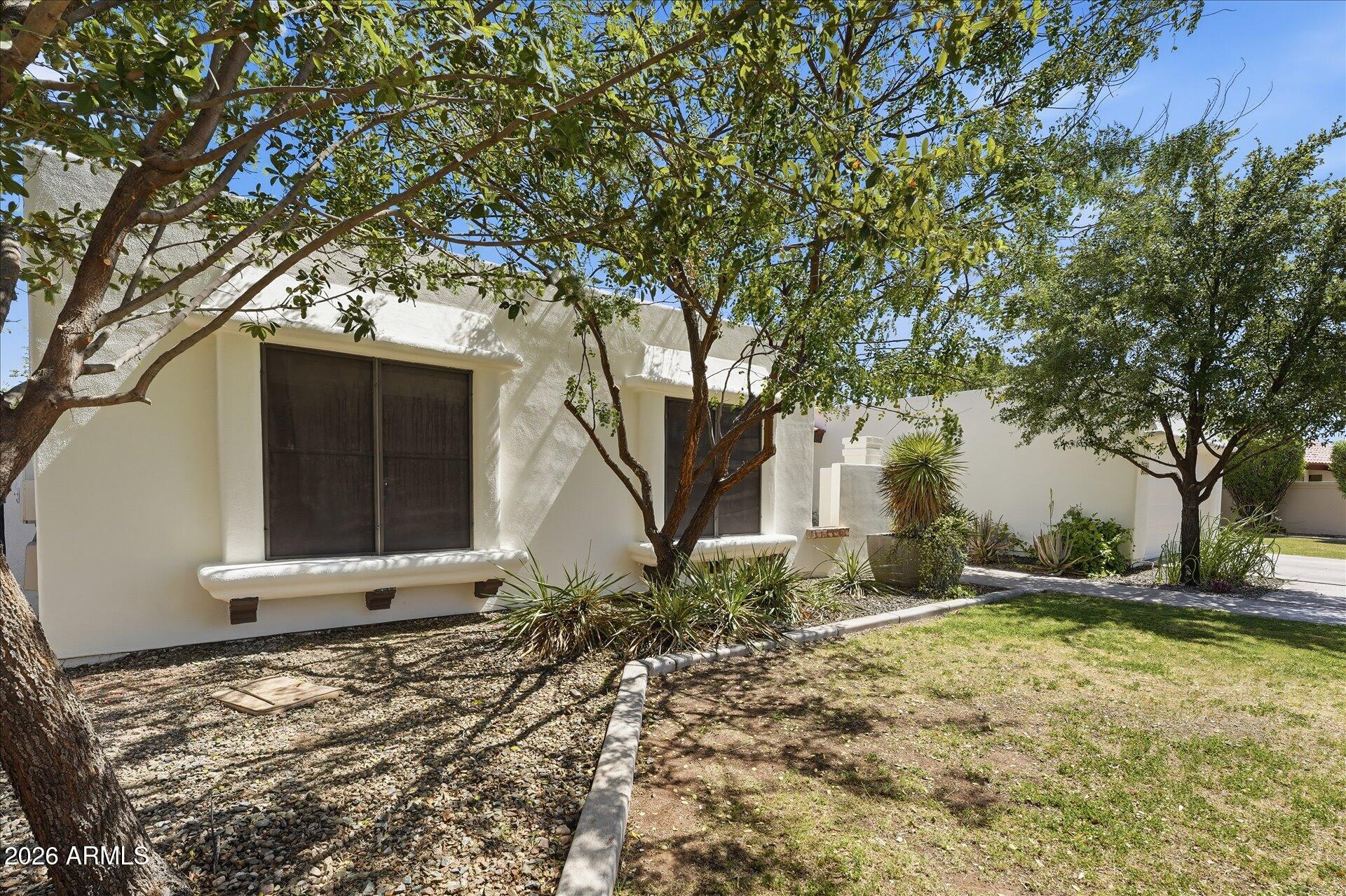 2757 E LAWNDALE Circle