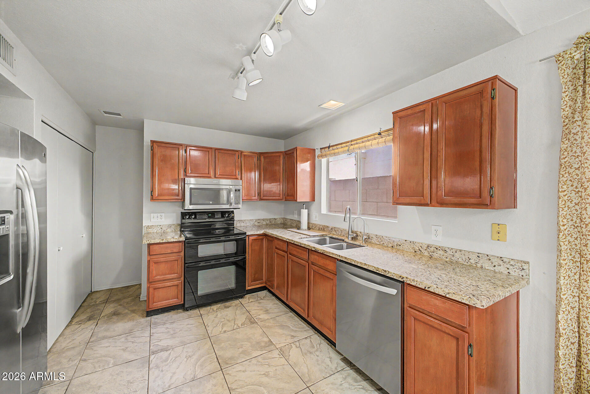 OVERLAND HILLS 2 LOT 320-484 TR A B - Residential