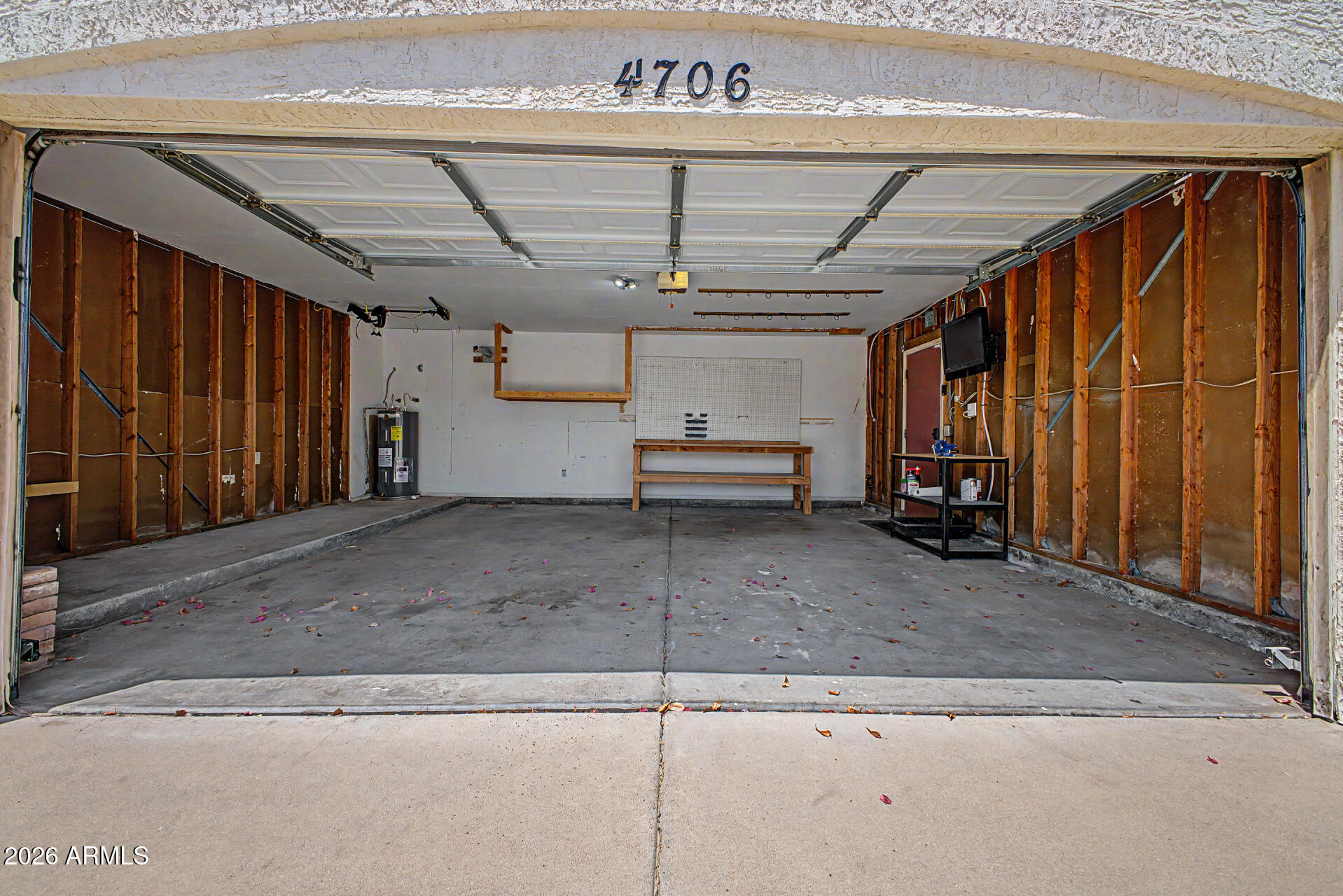 OVERLAND HILLS 2 LOT 320-484 TR A B - Residential