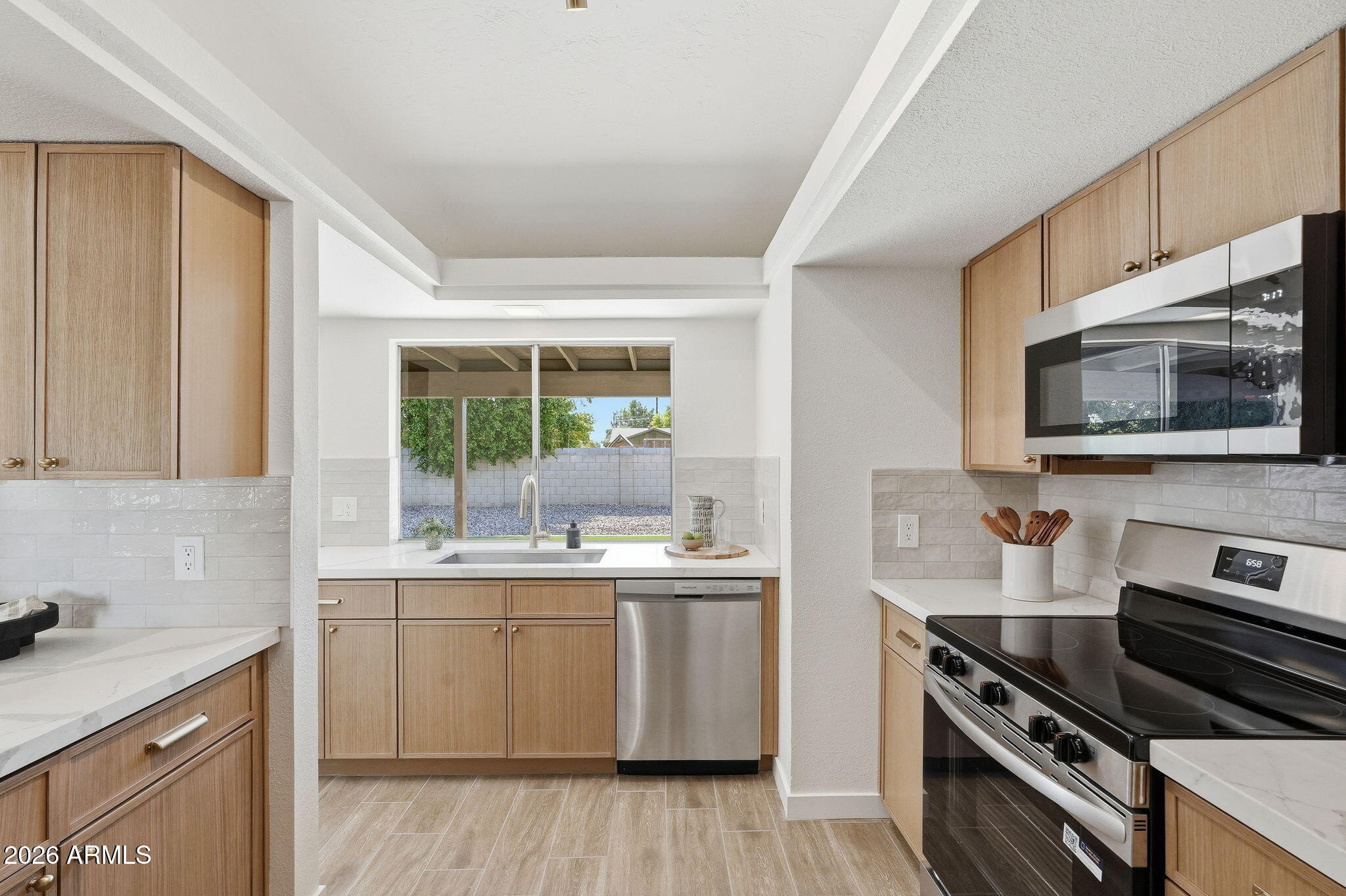 868 N JESSE Street