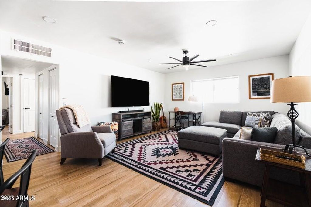 Photo of 3102 N 35th Street, Phoenix, AZ 85018 (MLS # 6977049)