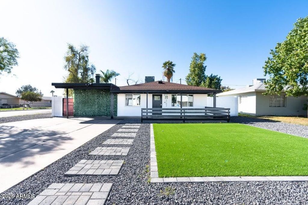 Photo of 3102 N 35th Street, Phoenix, AZ 85018 (MLS # 6977049)