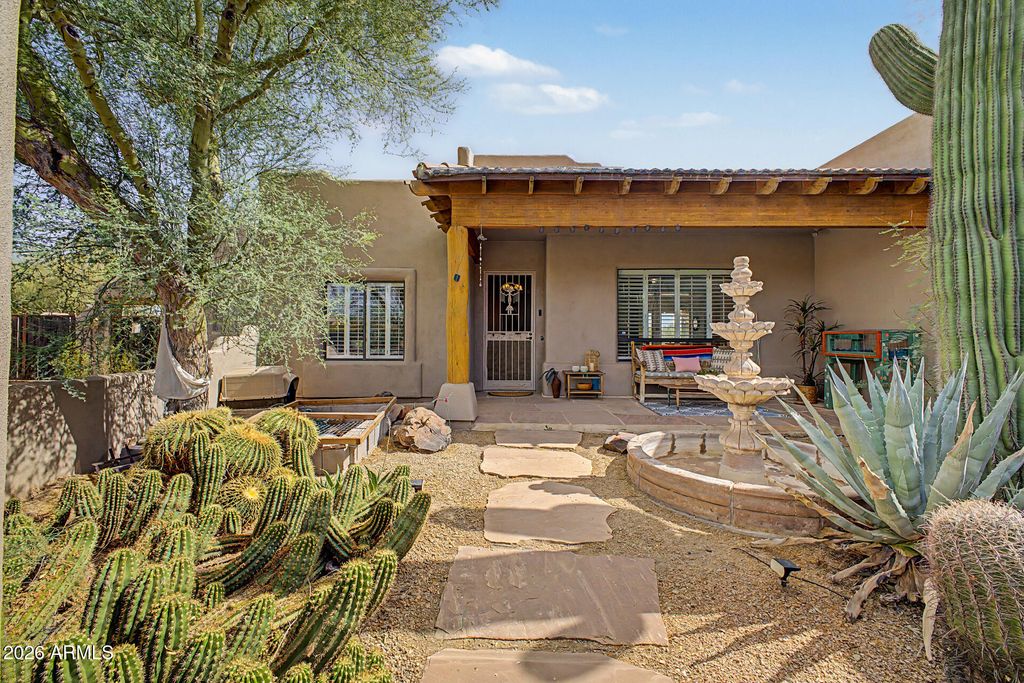 Photo of 1723 E Dolores Road, Phoenix, AZ 85086 (MLS # 7030946)