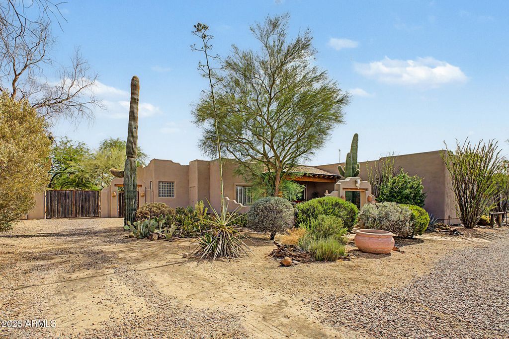 Photo of 1723 E Dolores Road, Phoenix, AZ 85086 (MLS # 7030946)