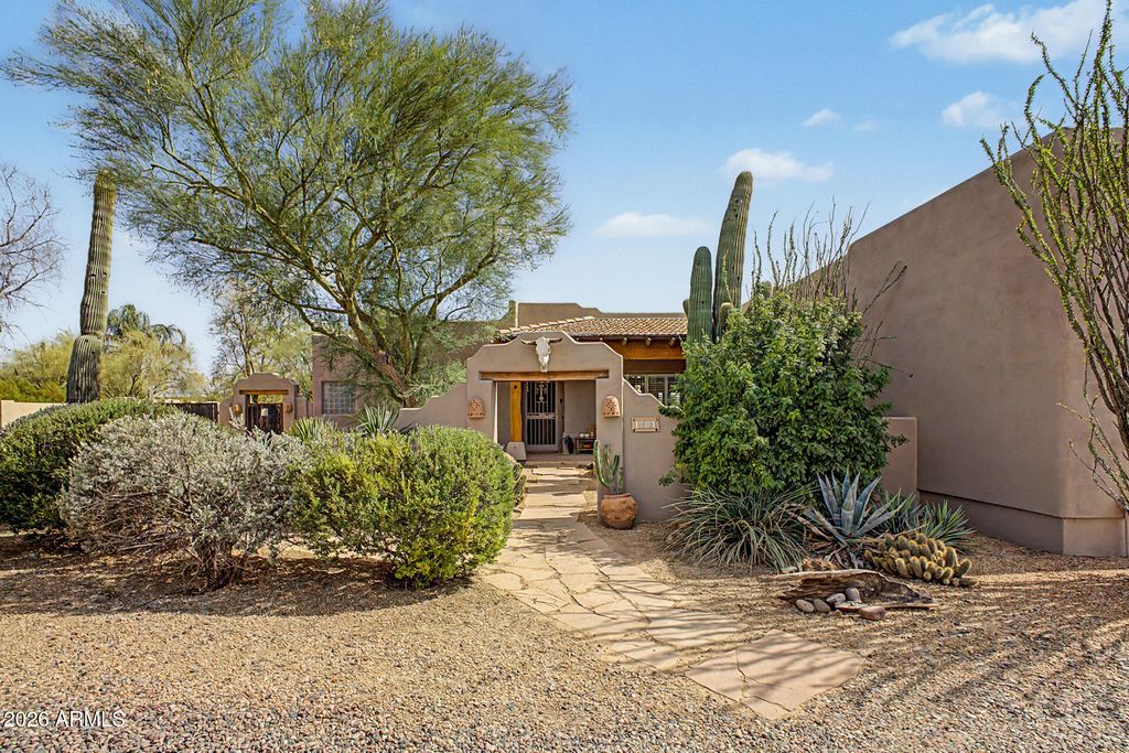 Photo of 1723 E Dolores Road, Phoenix, AZ 85086 (MLS # 7030946)