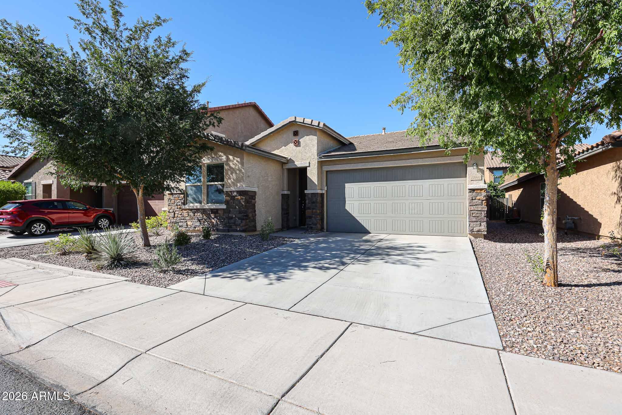 12041 W COTTONTAIL Lane