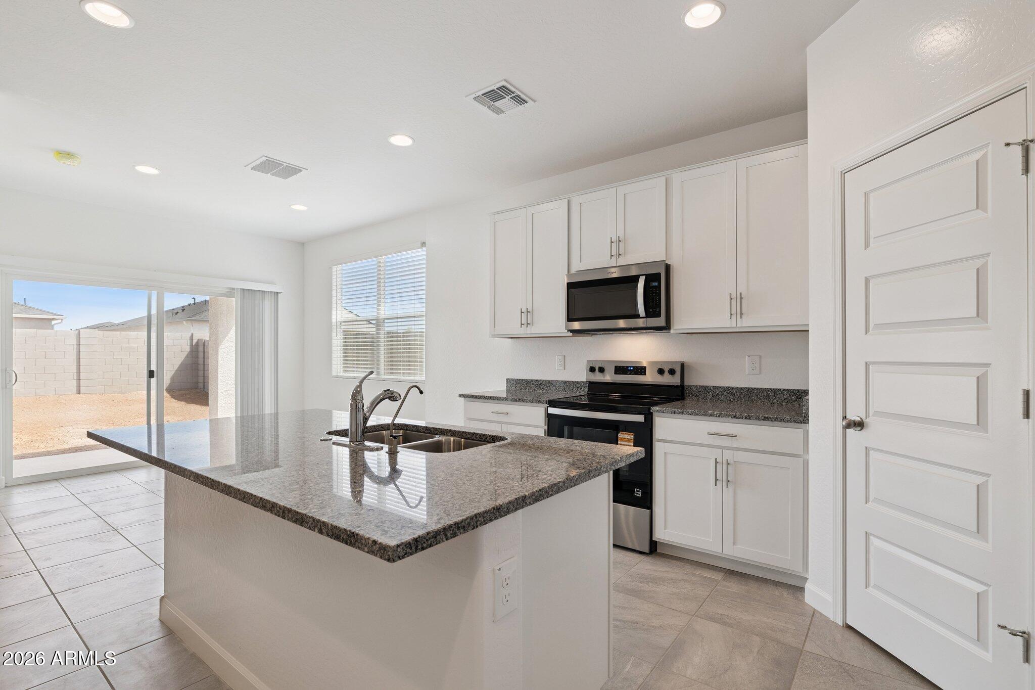 5537 E Darwin Drive