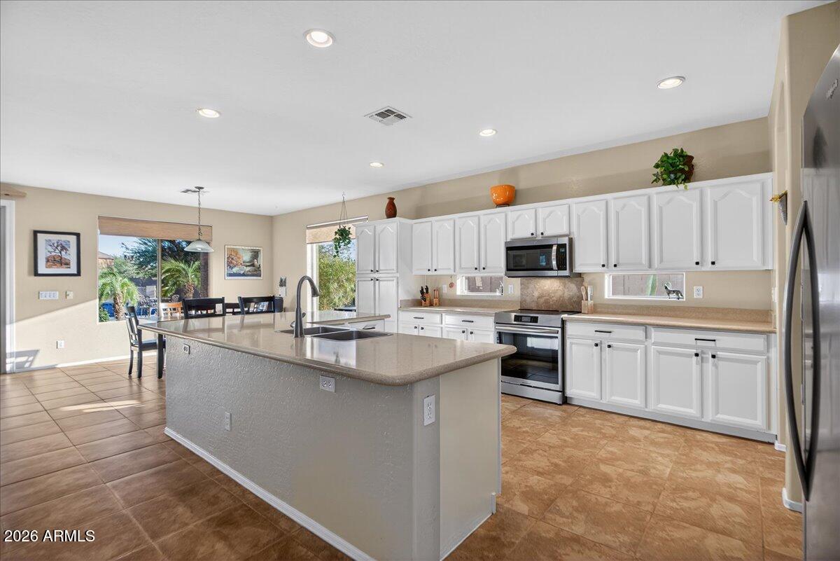 7855 E KENWOOD Street