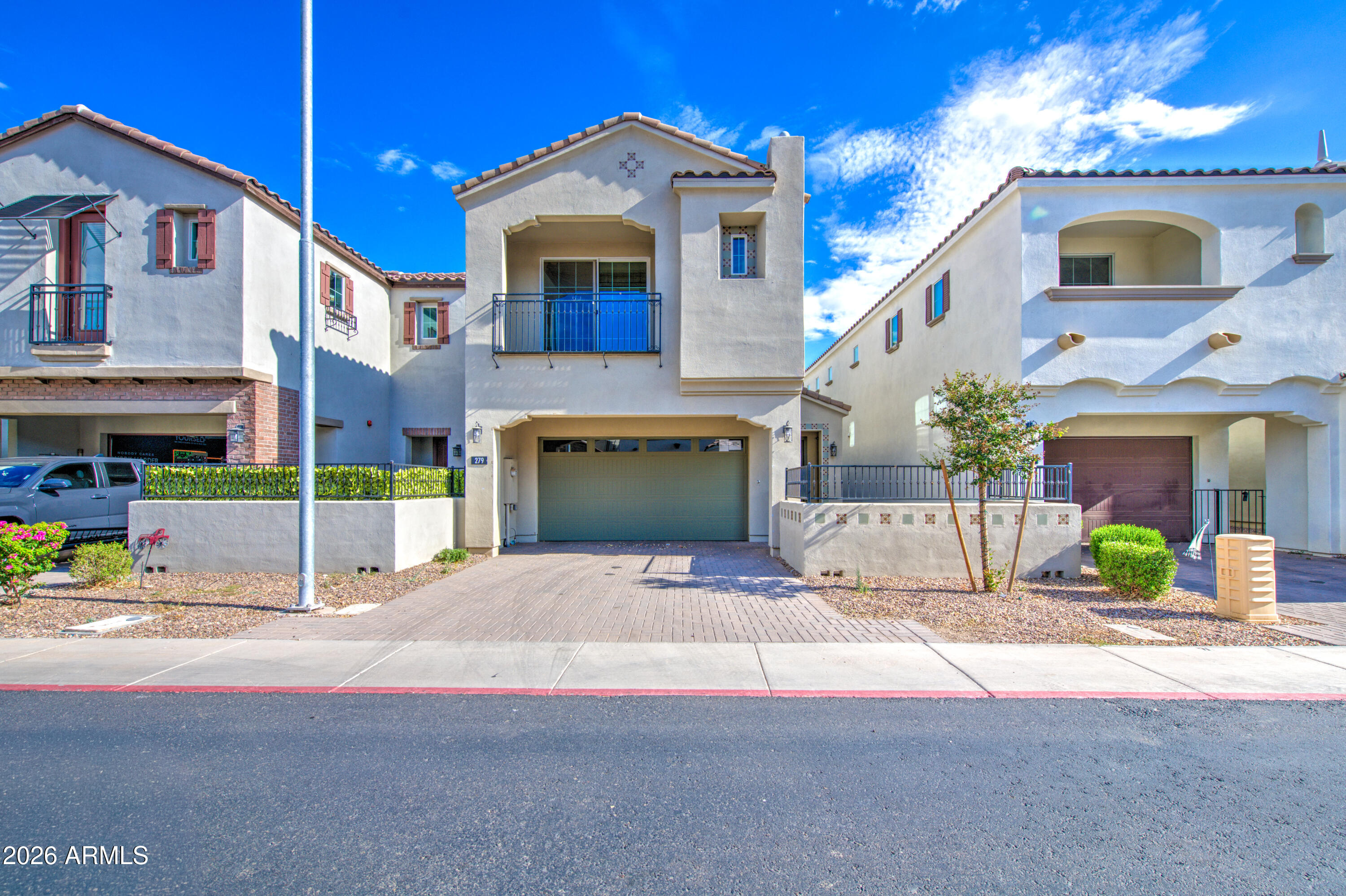 279 E MARKWOOD Drive