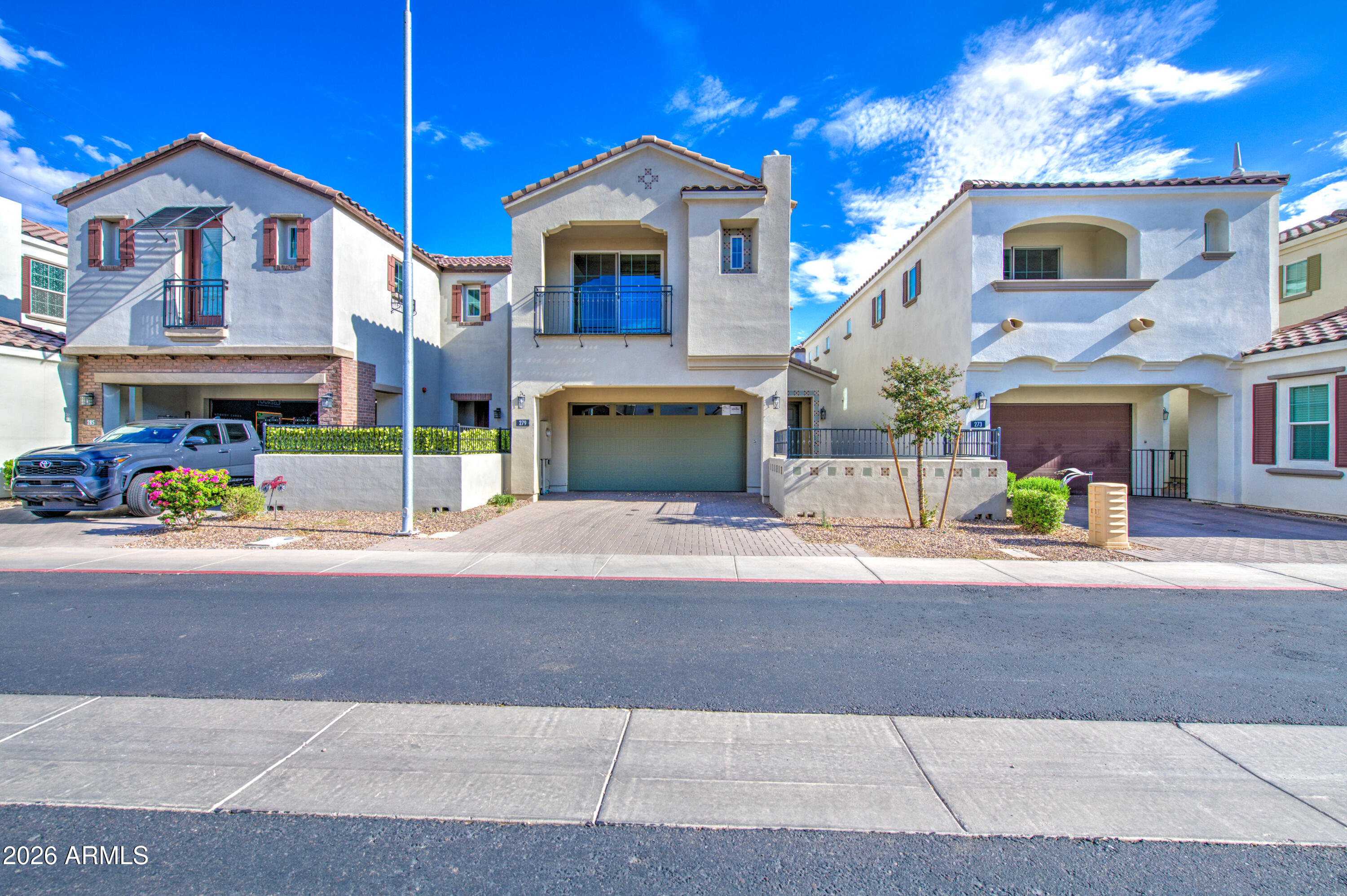 279 E MARKWOOD Drive