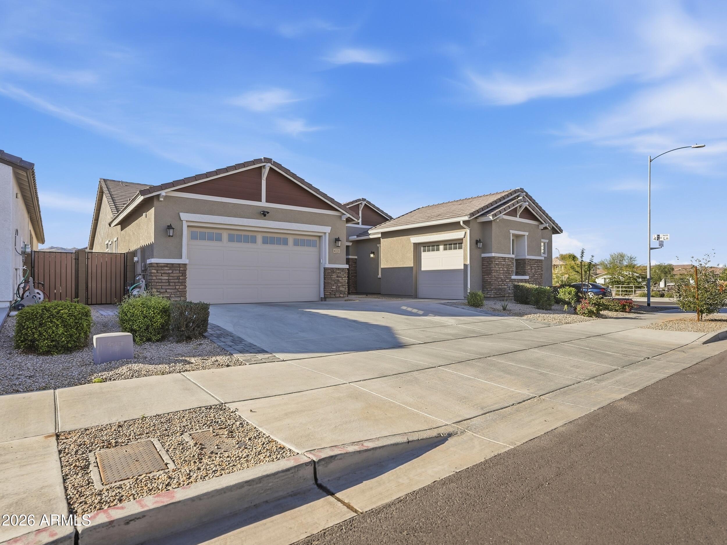 4221 W CARMEN Street