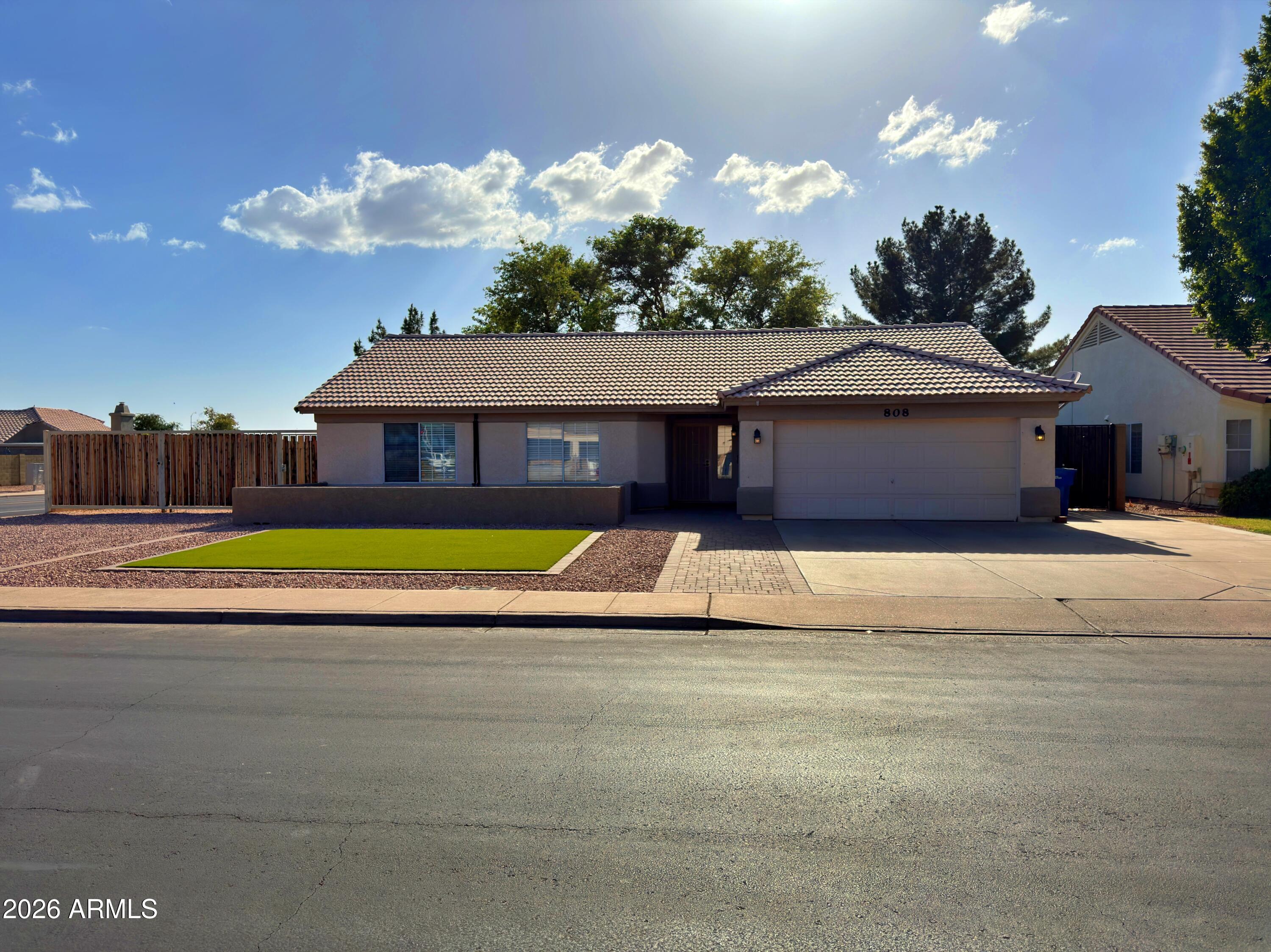 808 N WINTHROP Circle