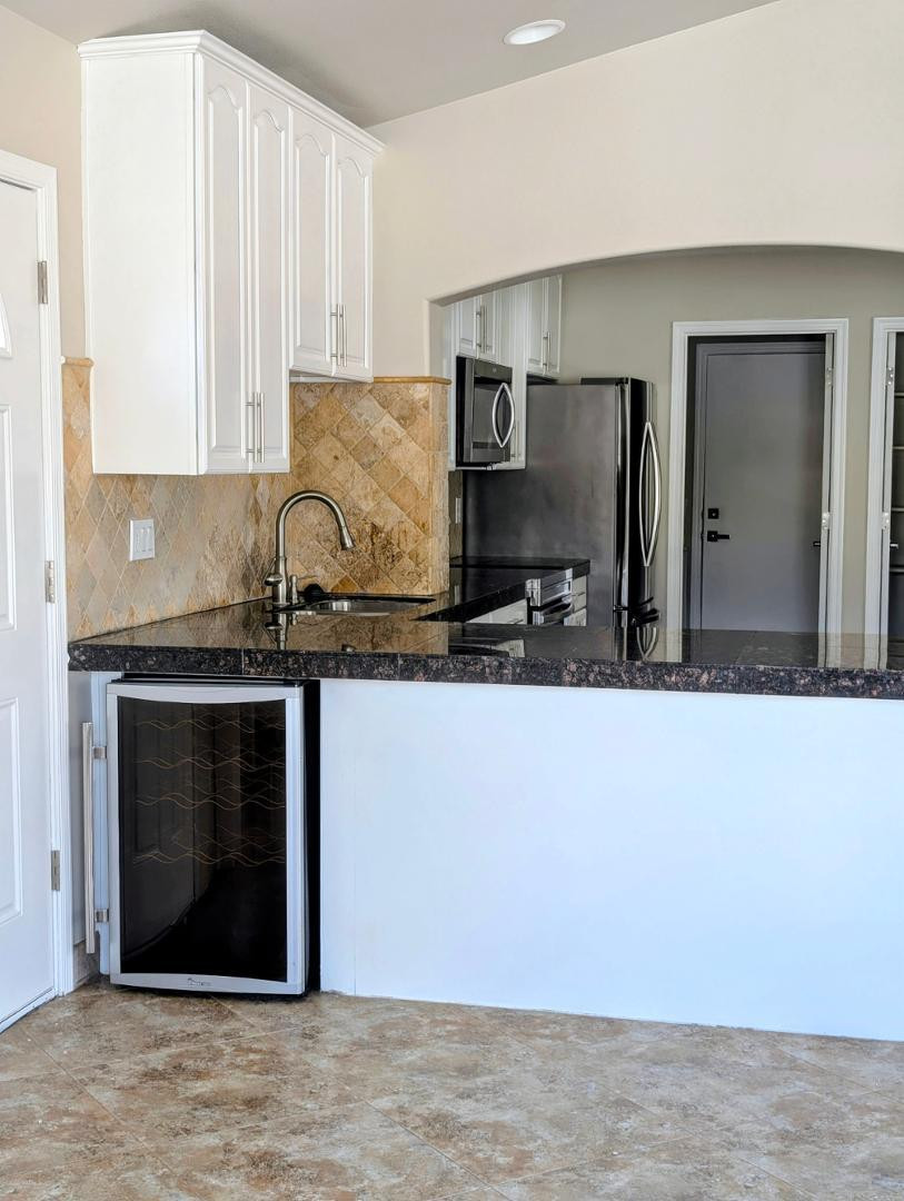 1016 W Manhatton Drive