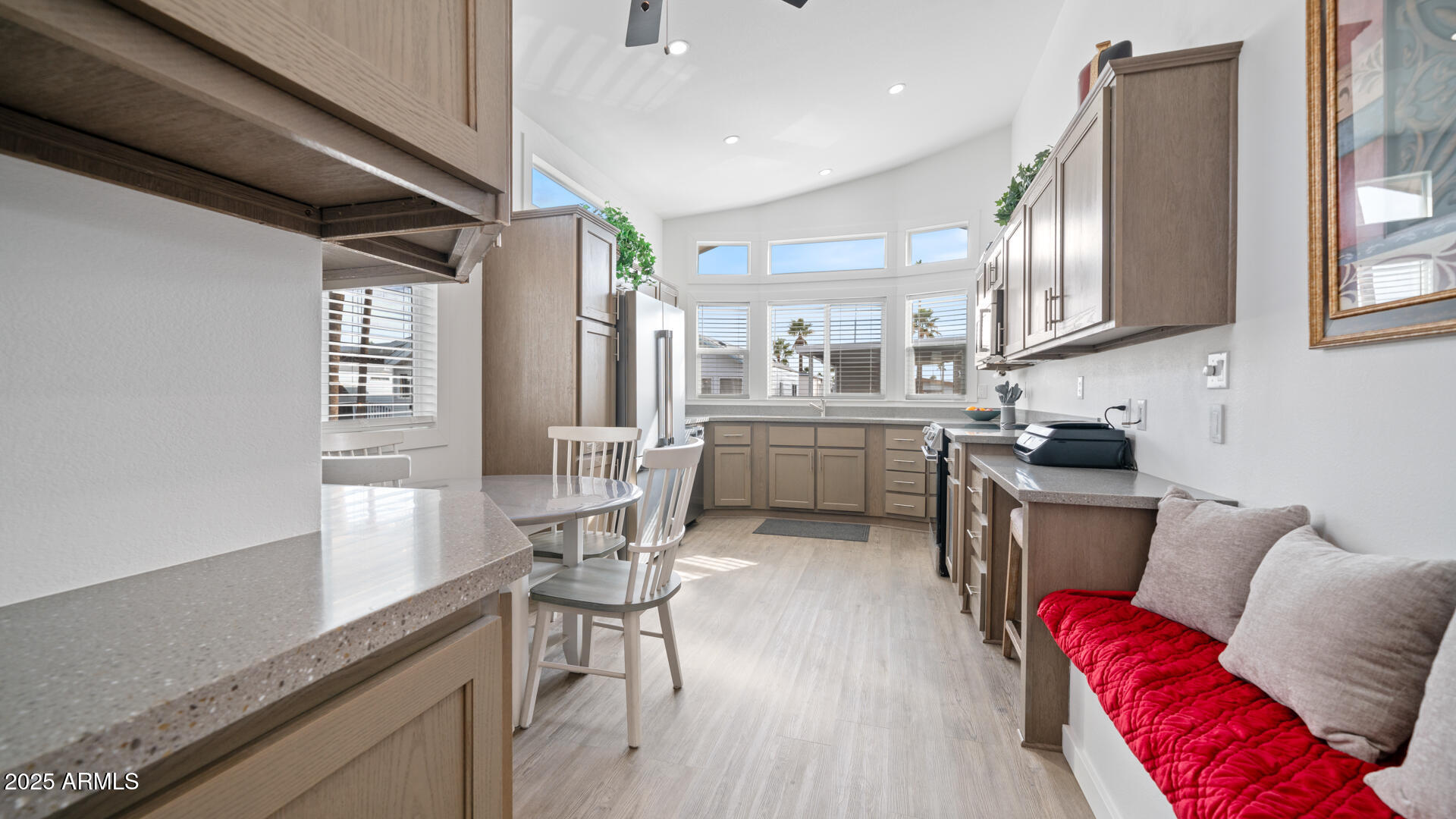 GOLDEN VISTA - Residential