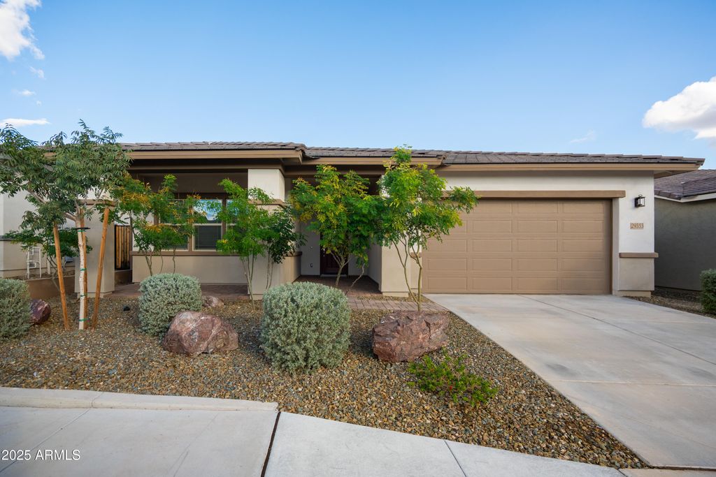 Photo of 29353 N 135th Drive, Peoria, AZ 85383 (MLS # 6950355)