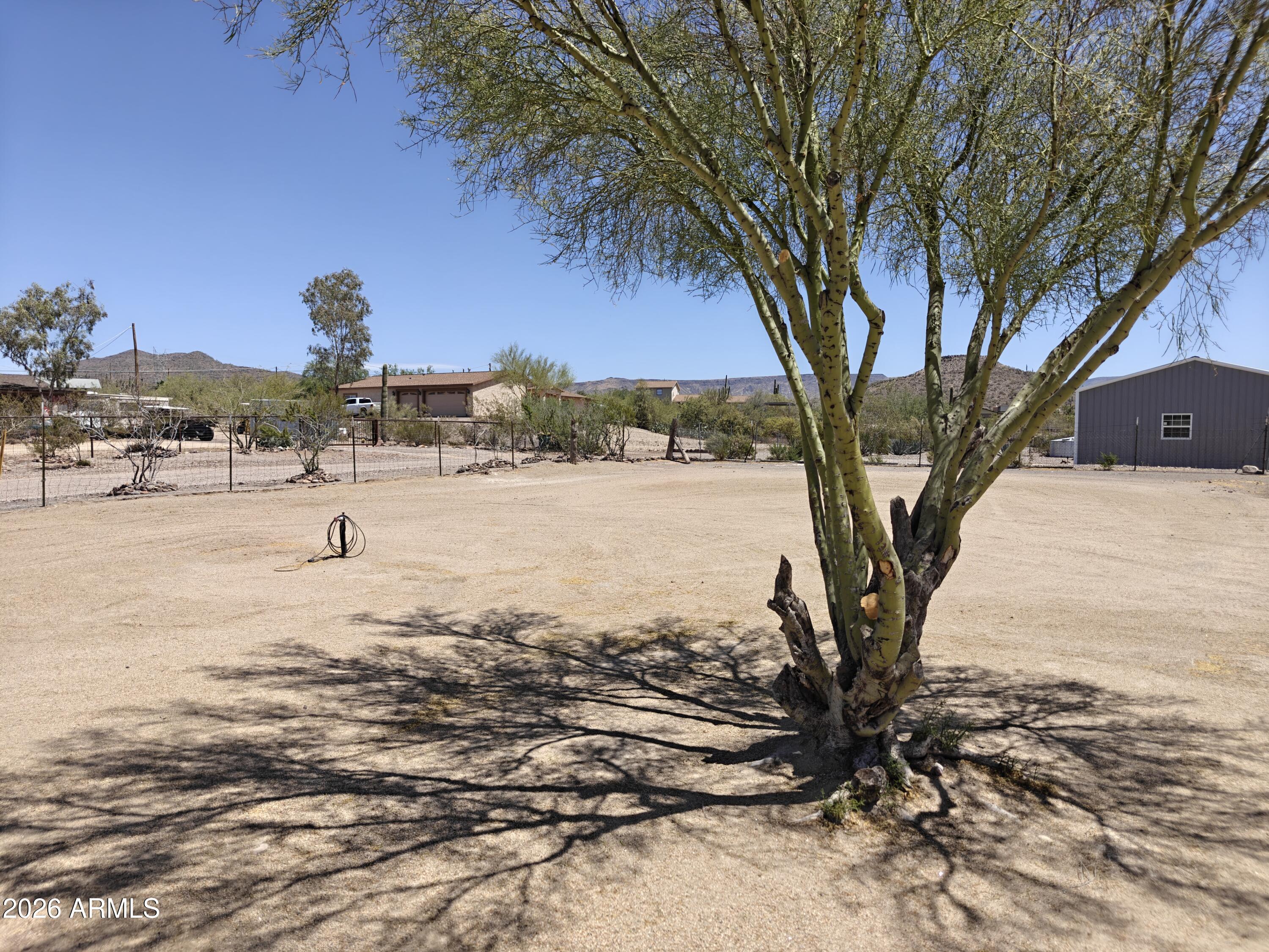 2417 W ROUGHRIDER Road