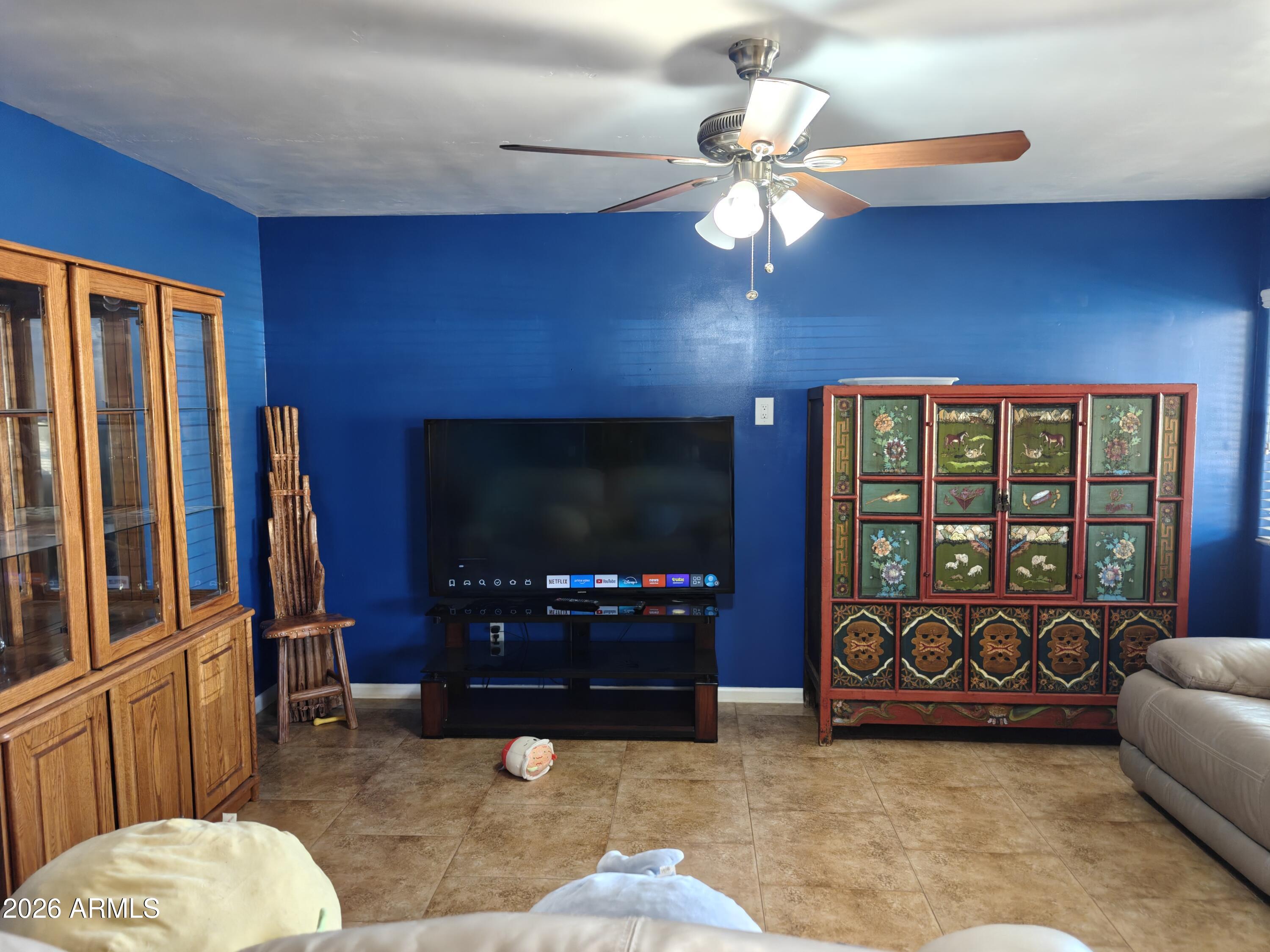 2417 W ROUGHRIDER Road