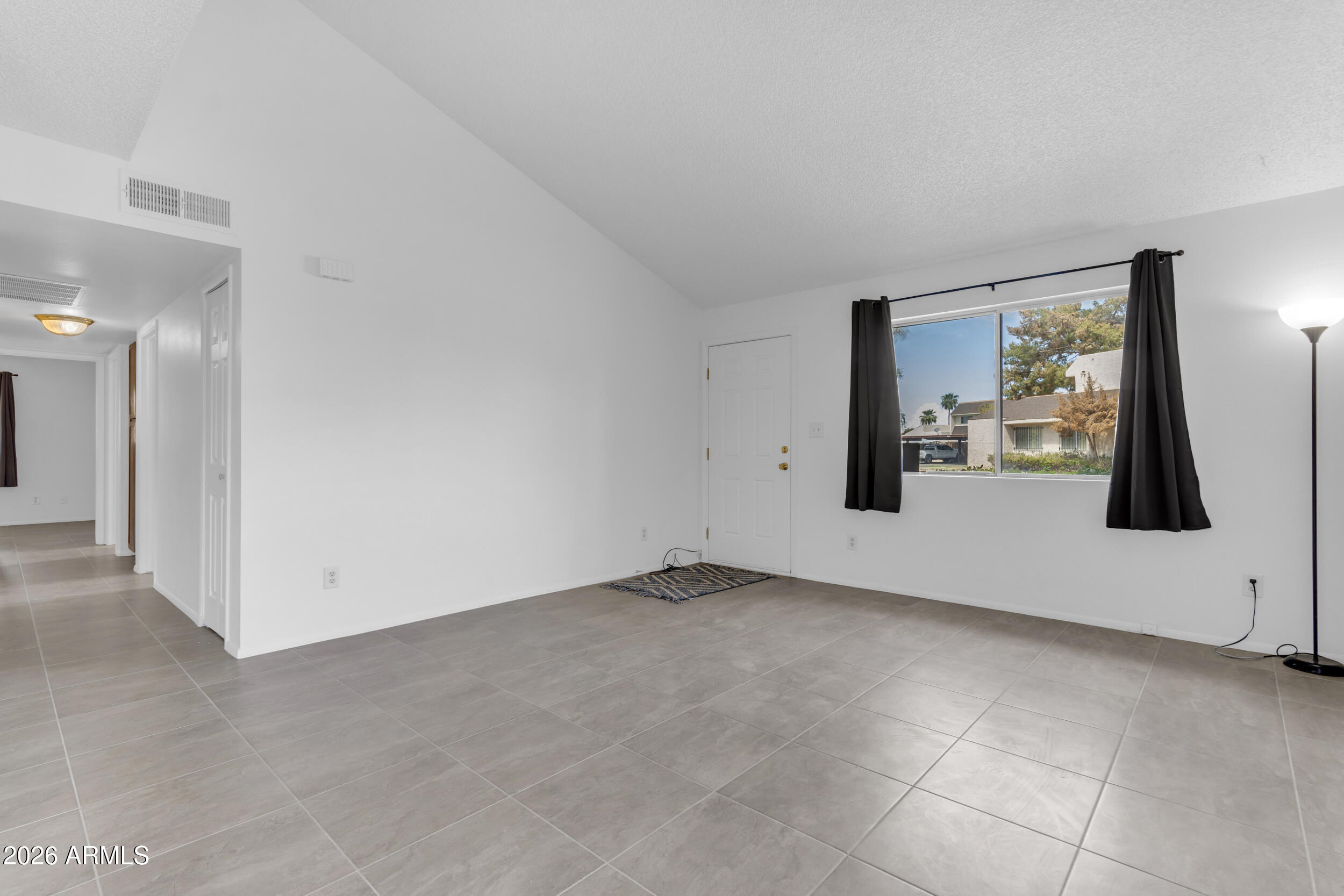 2221 W FARMDALE Avenue 17