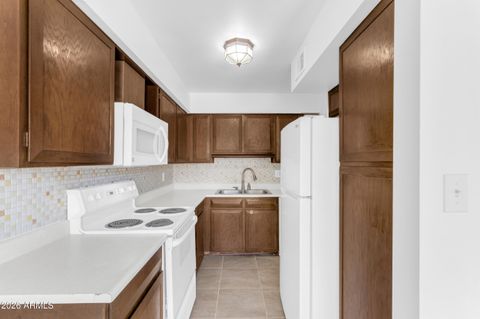 2221 W FARMDALE Avenue 17 Mesa AZ 85202