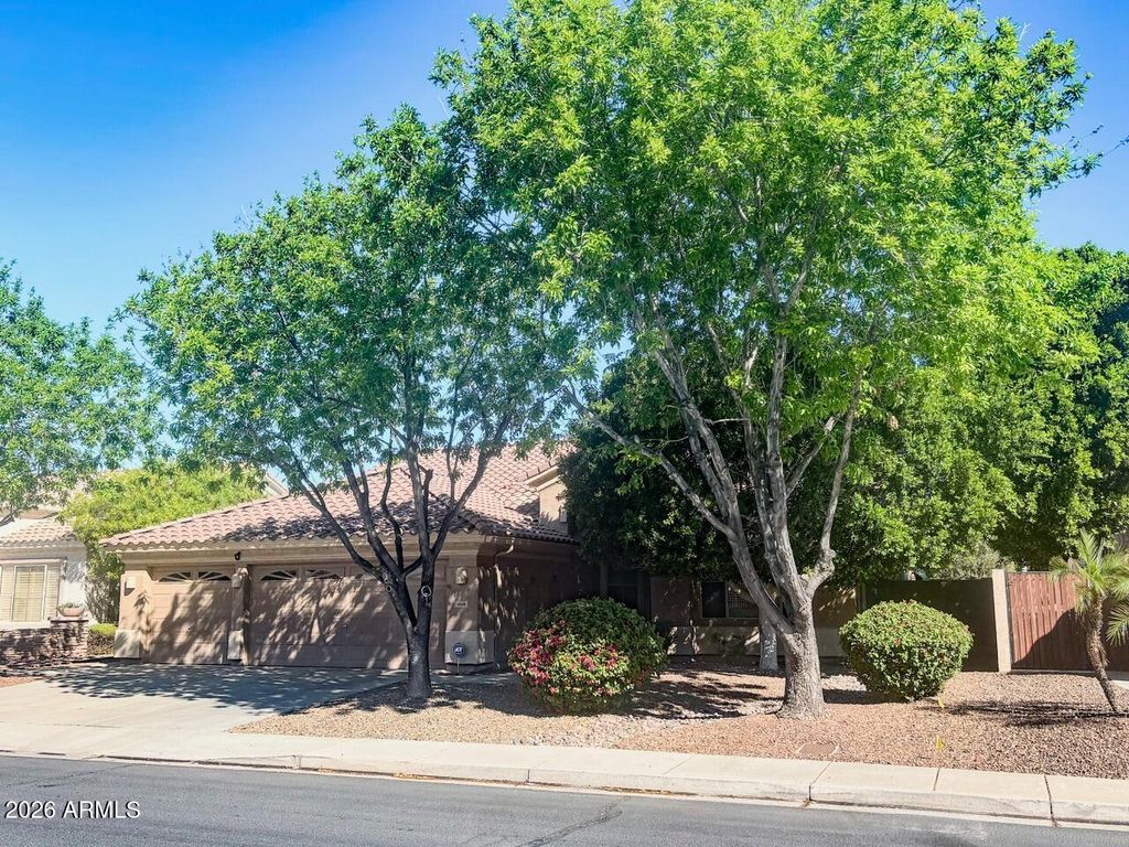 Photo of 6028 W Kristal Way, Glendale, AZ 85308 (MLS # 7000610)