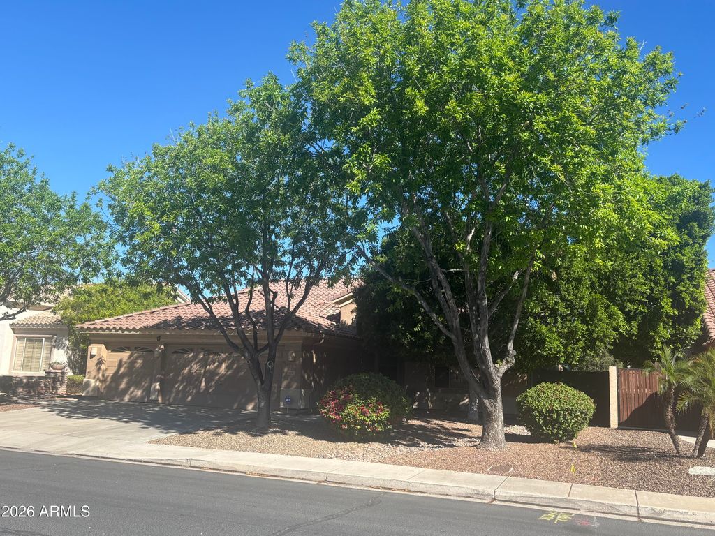 Photo of 6028 W Kristal Way, Glendale, AZ 85308 (MLS # 7000610)