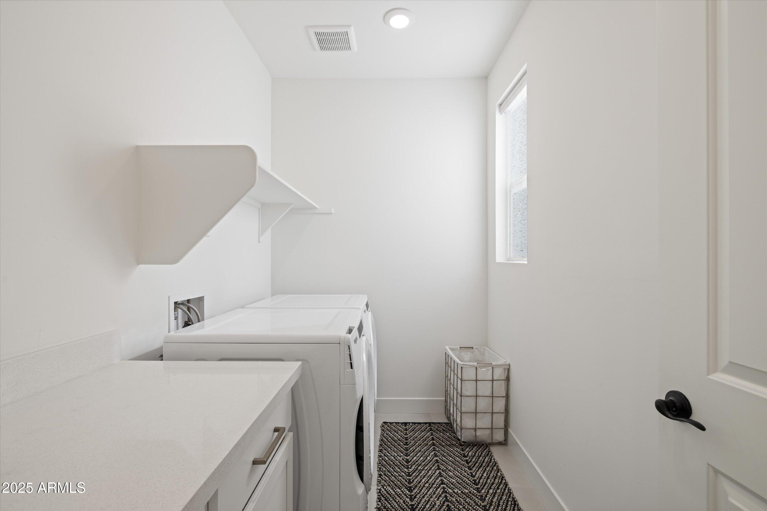 2121 W Sonoran Desert Drive 8