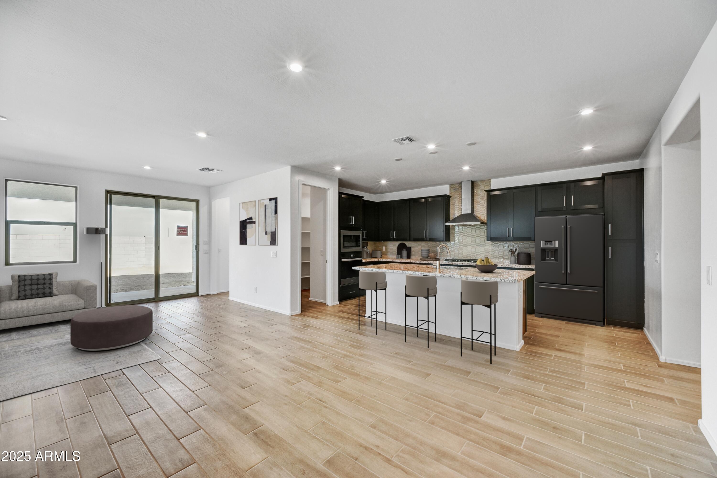 18950 W STELLA Avenue