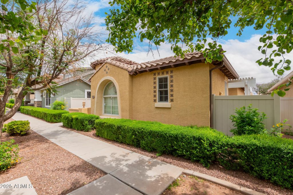 Photo of 1162 S Agnes Lane, Gilbert, AZ 85296 (MLS # 7056800)