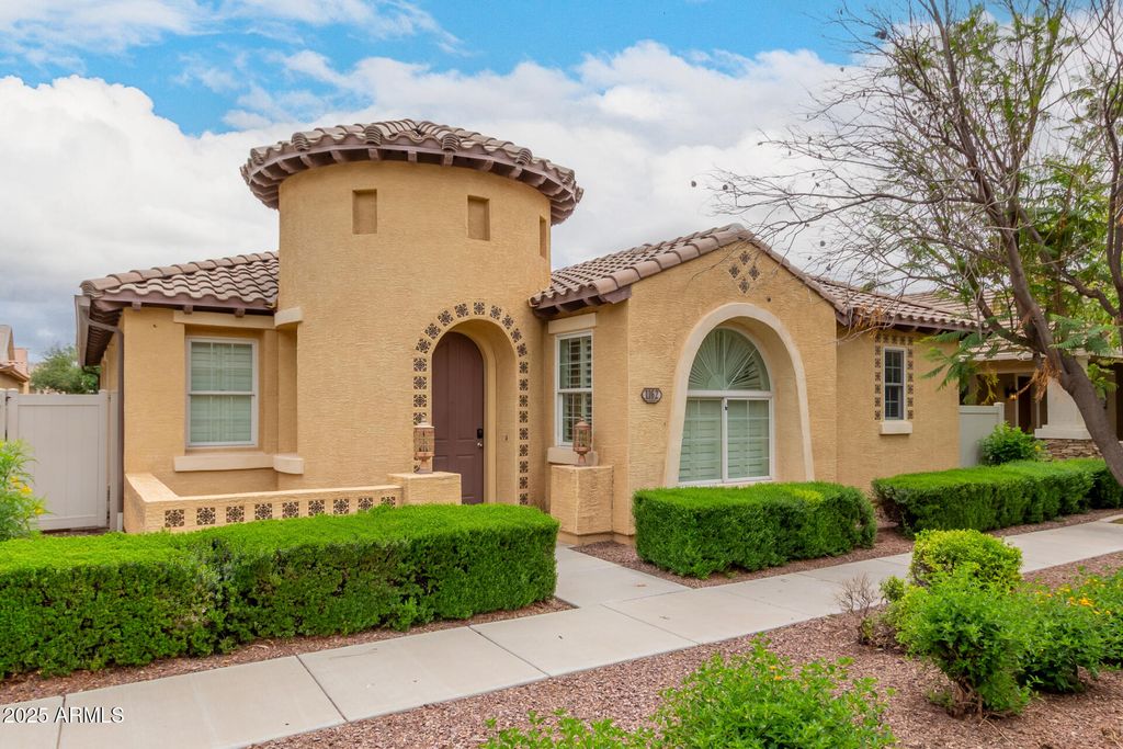Photo of 1162 S Agnes Lane, Gilbert, AZ 85296 (MLS # 7056800)
