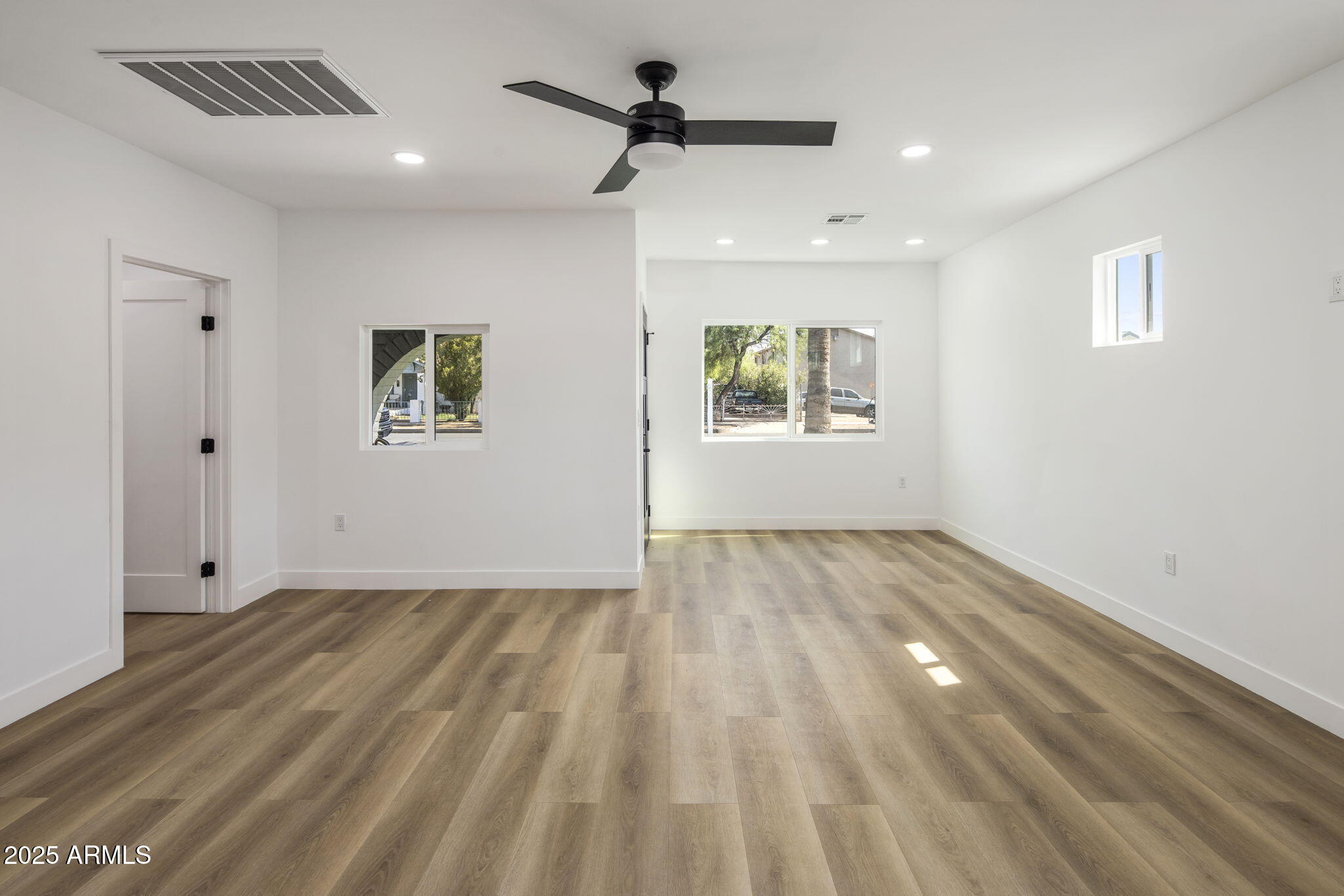 1440 E PIERCE Street