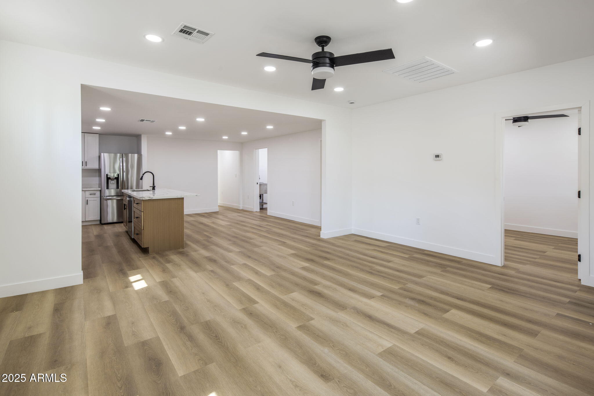 1440 E PIERCE Street