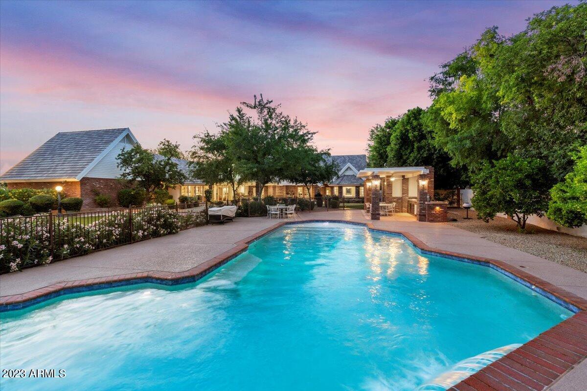 Corona Vista - Residential