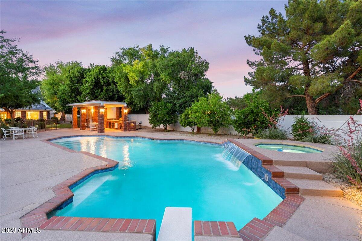 Corona Vista - Residential