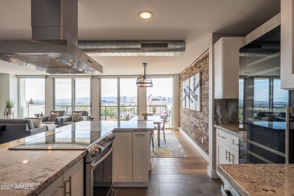 Photo of 2323 N Central Avenue #1502, Phoenix, AZ 85004 (MLS # 6922500)