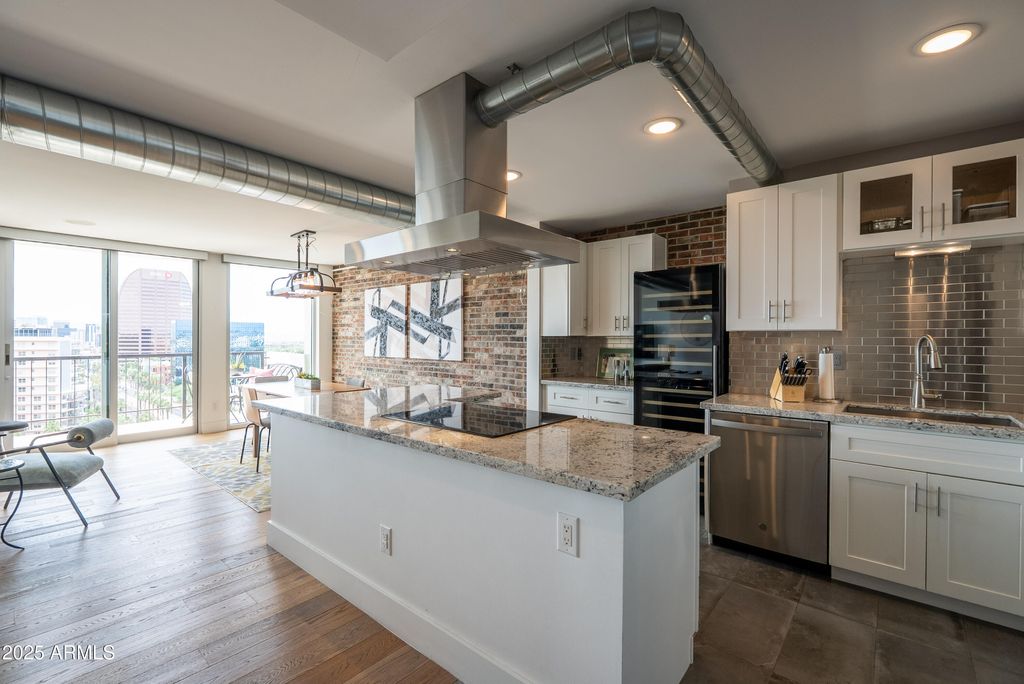 Photo of 2323 N Central Avenue #1502, Phoenix, AZ 85004 (MLS # 6922500)