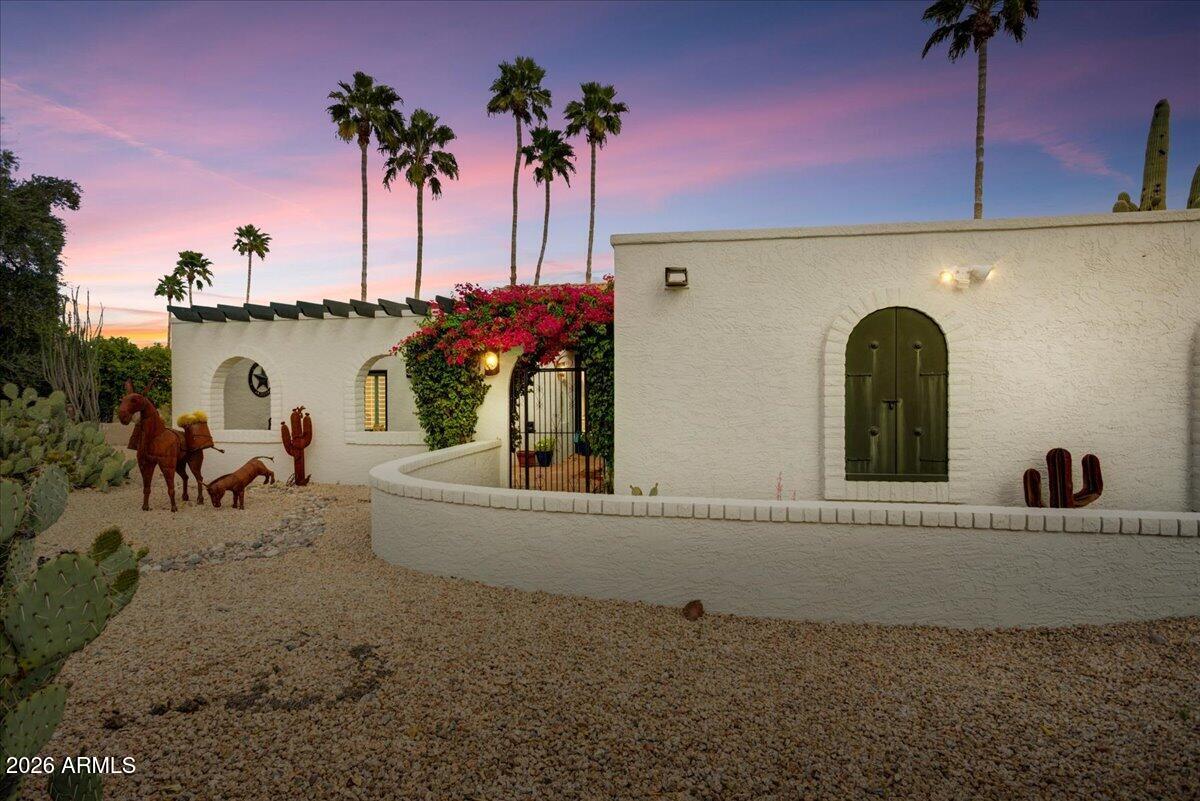 18810 E Chinle Drive