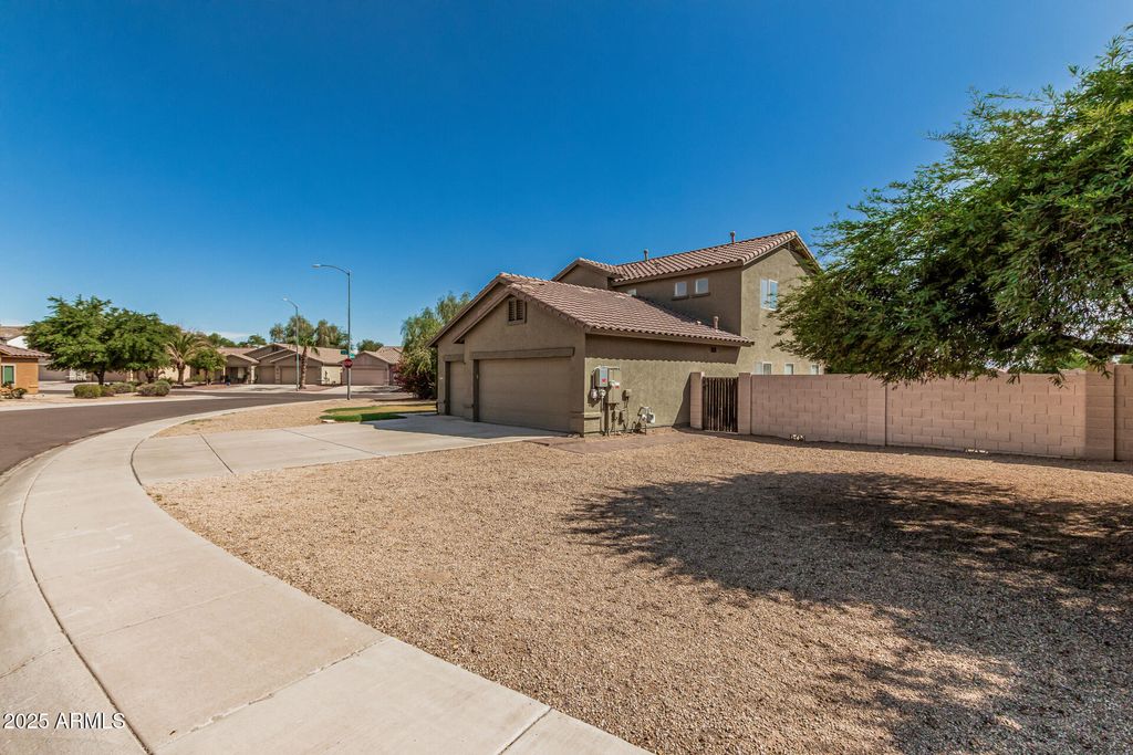 Photo of 12815 W Weldon Avenue, Avondale, AZ 85392 (MLS # 6921338)